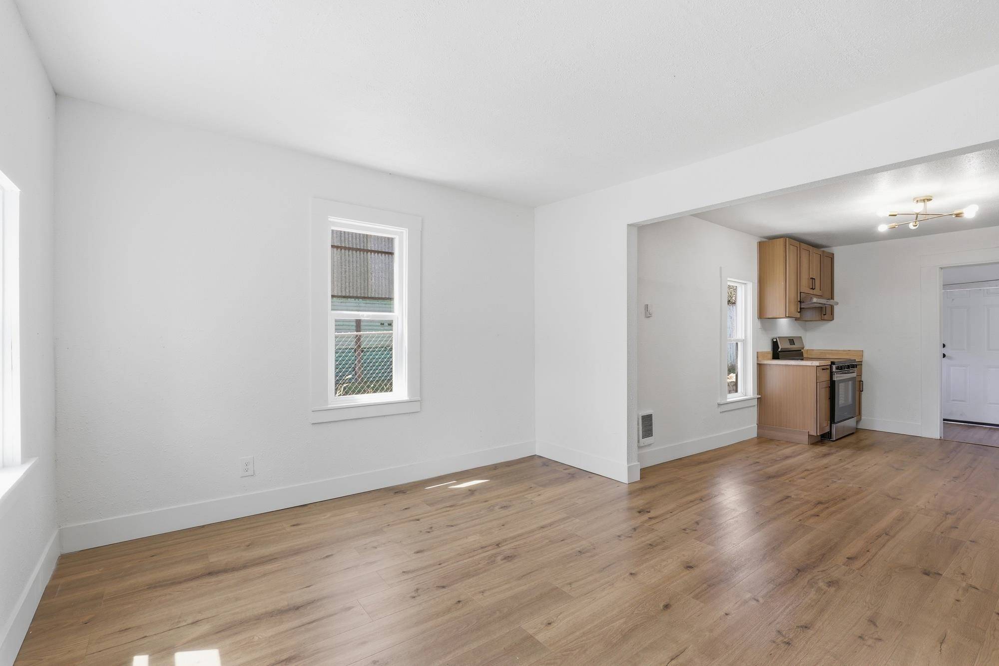 2927 E Columbia Ave, Spokane, WA 99208