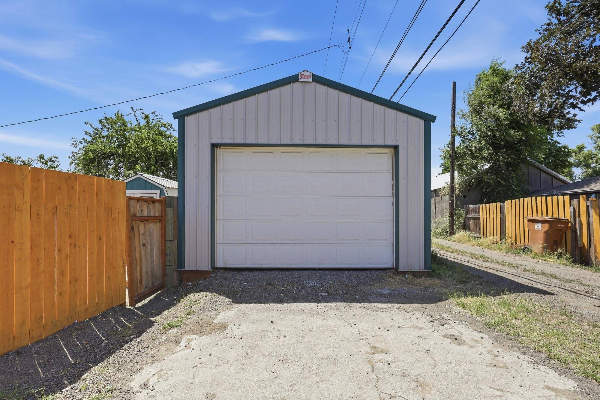 2927 E Columbia Ave, Spokane, WA 99208