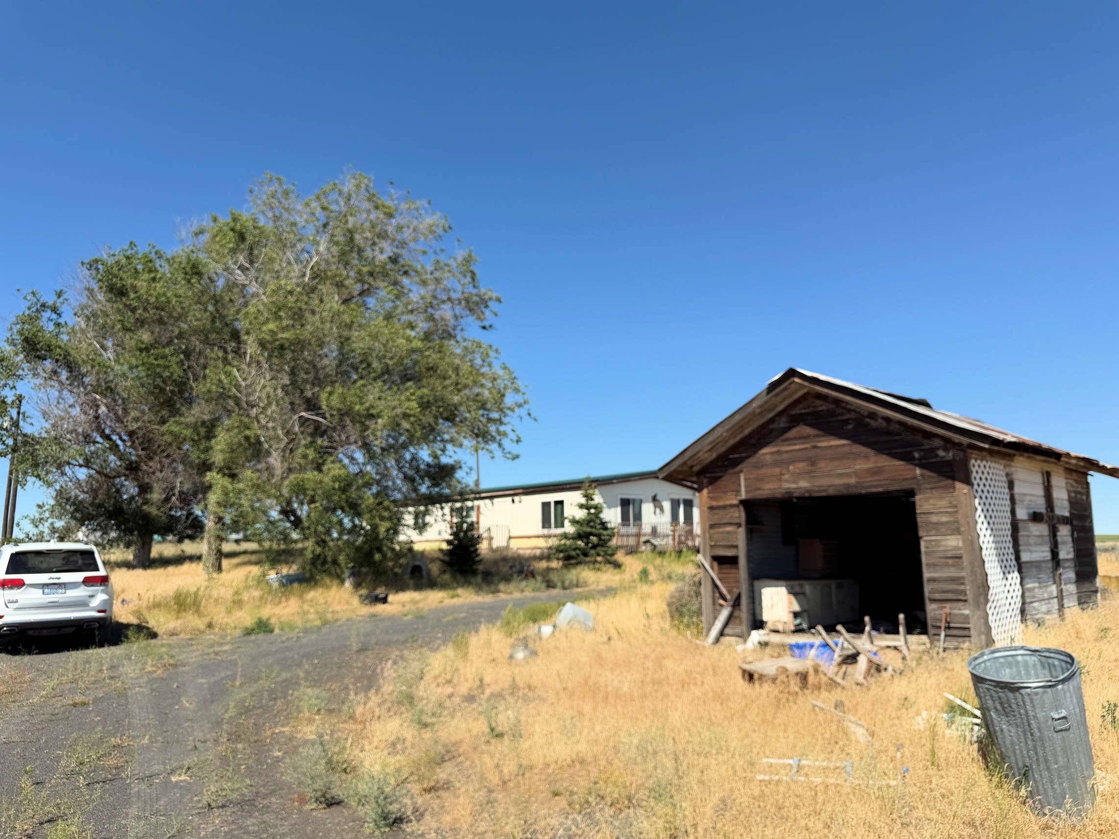 32498 N Crick Rd, Wilbur, WA 99185