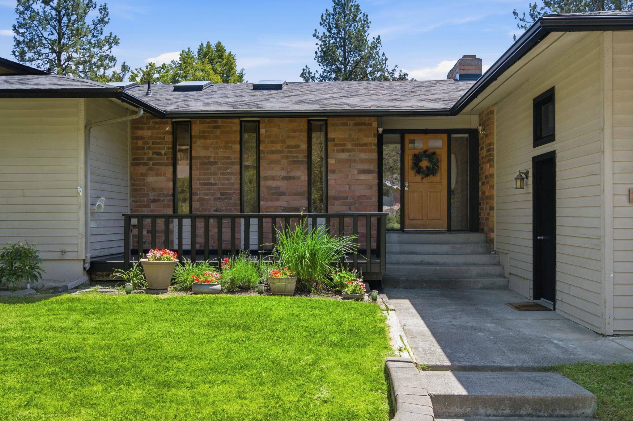 15310 N Cincinnati St, Spokane, WA 99208