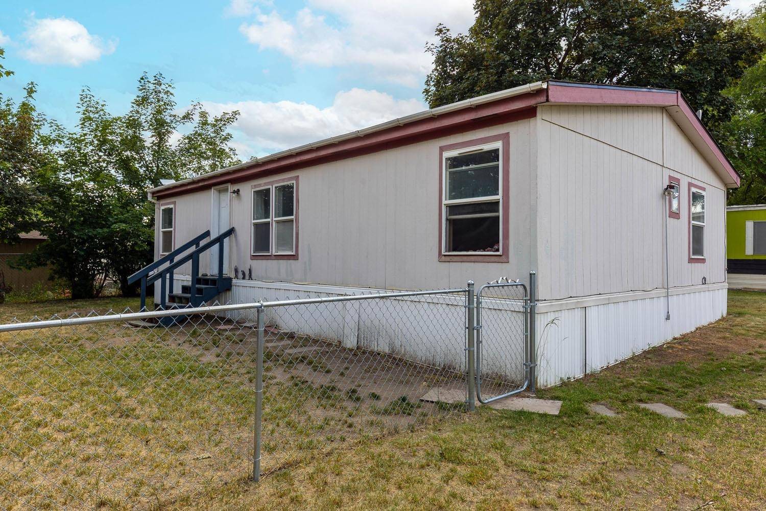 3920 E Center Rd #20, Mead, WA 99021