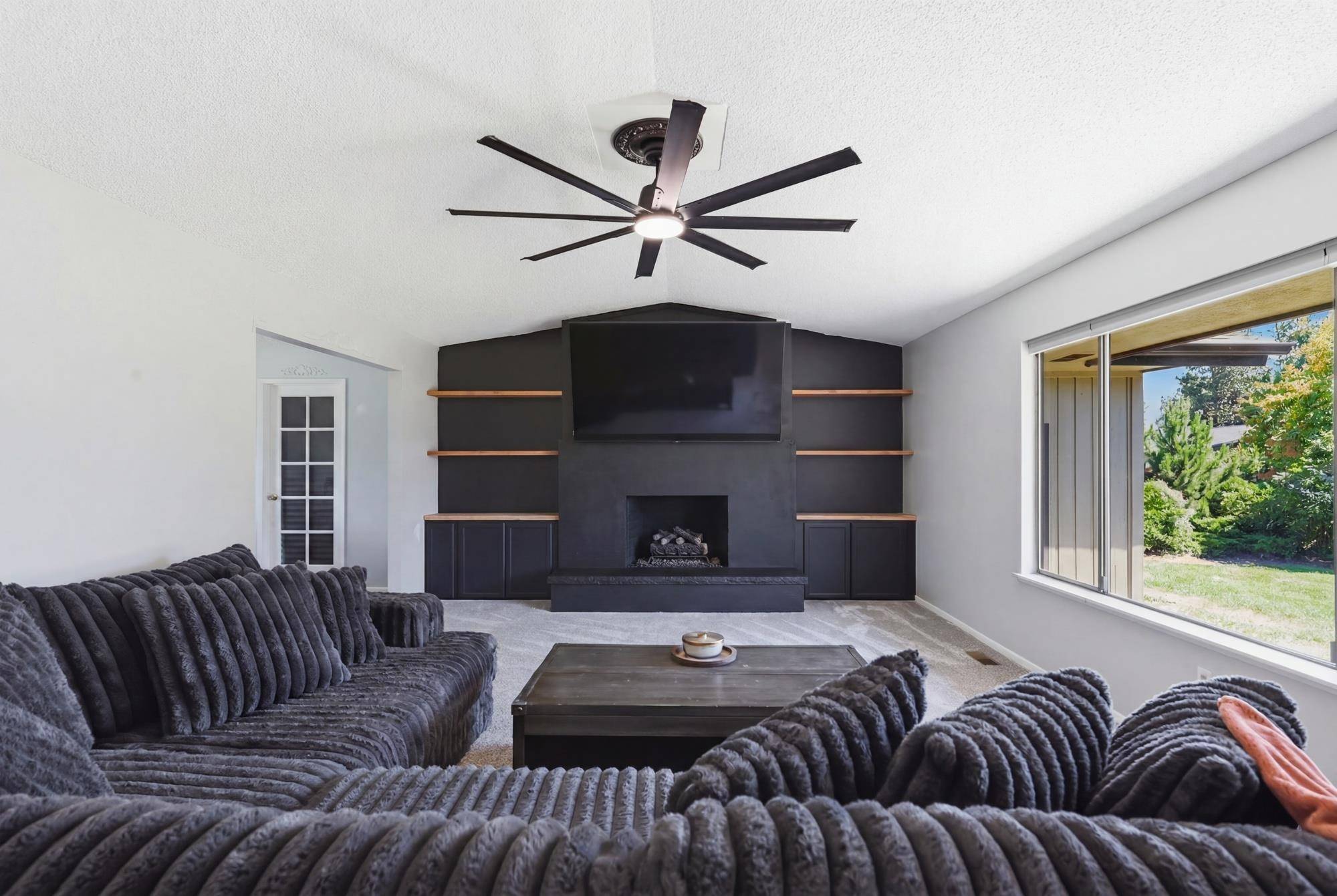 5612 S Stone St, Spokane, WA 99223