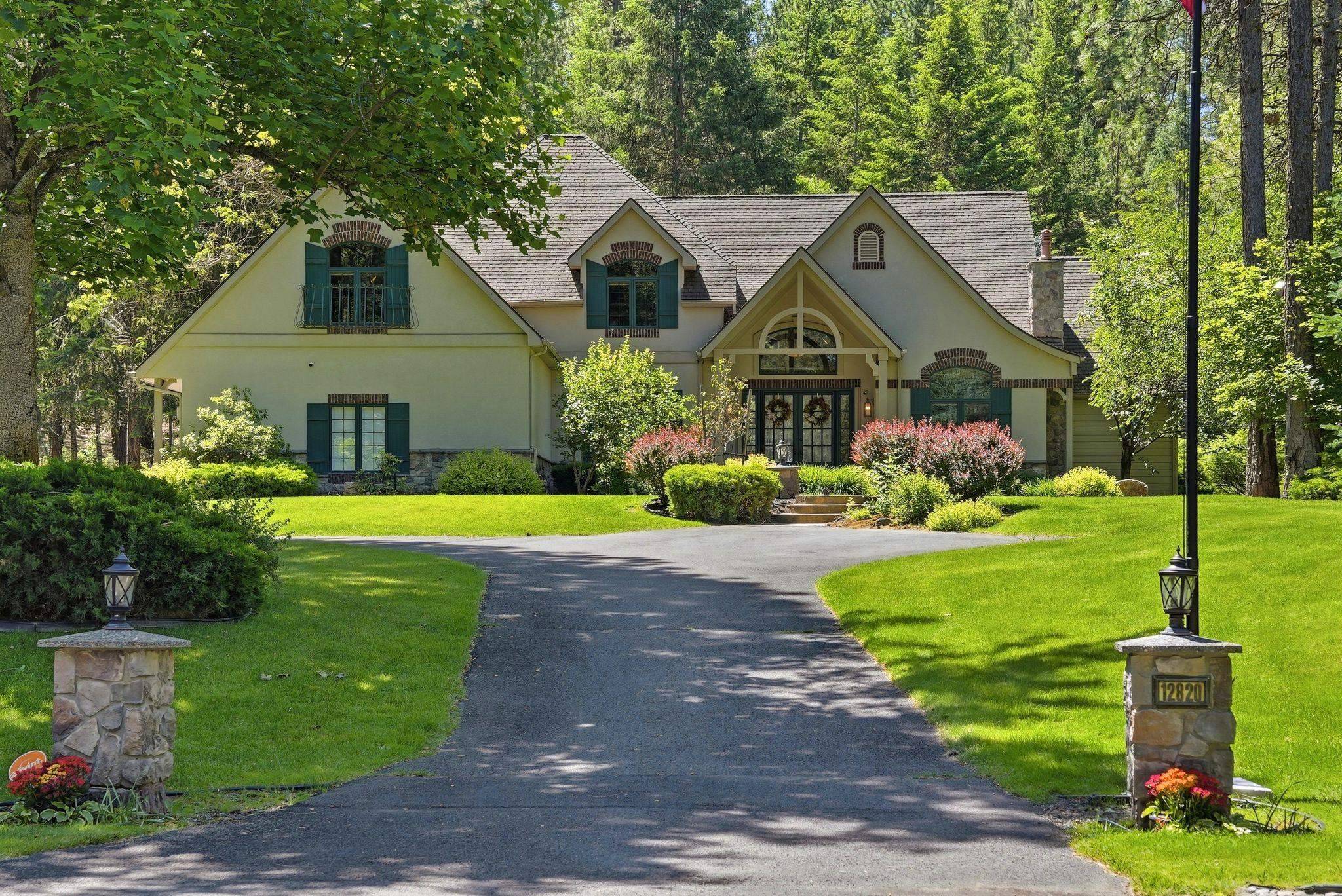 12820 S Fairway Ridge Ln, Spokane, WA 99224