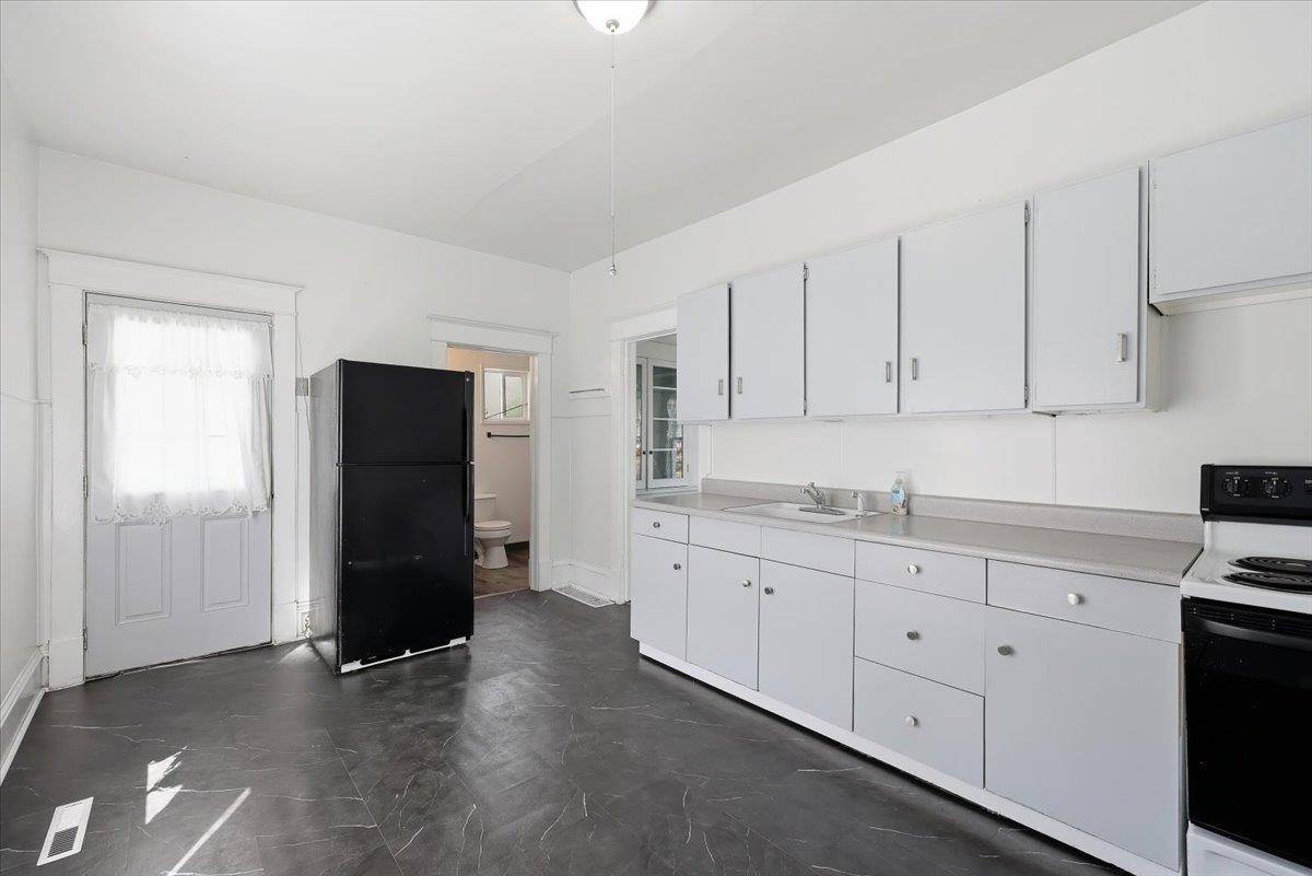 2633 N Stevens St, Spokane, WA 99205