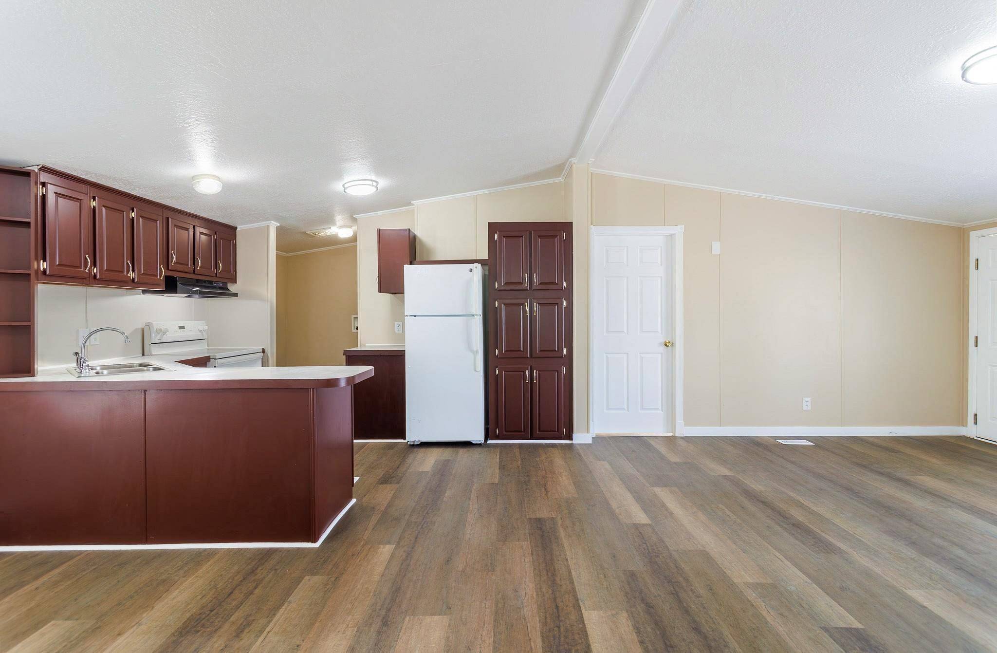 15610 W SR 2 Hwy ##C-16, Medical Lake, WA 99022