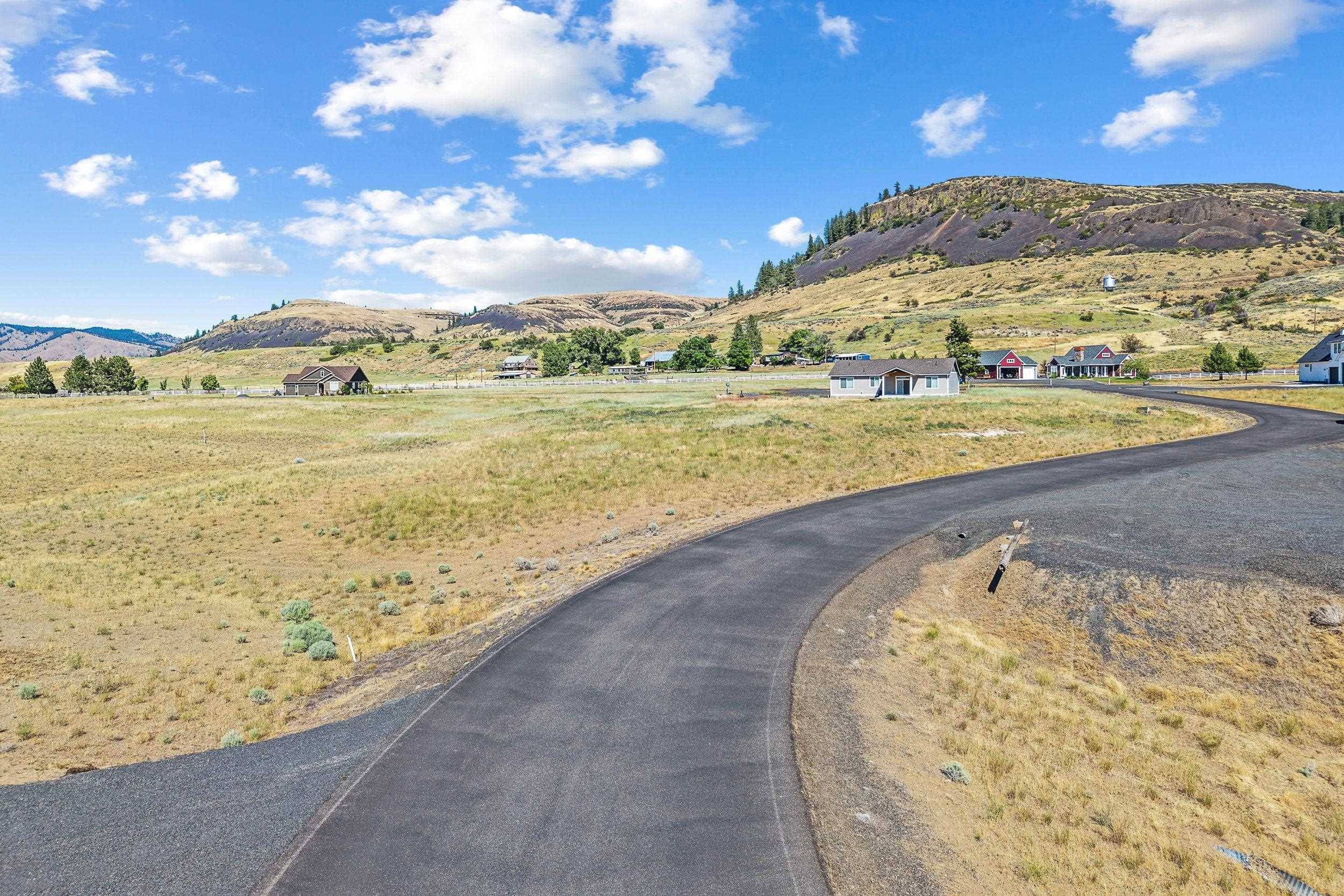 44290 N Sanpoil Rd, Wilbur, WA 99185