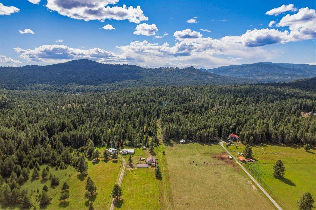 1301 Veit Rd, Newport, WA 99156