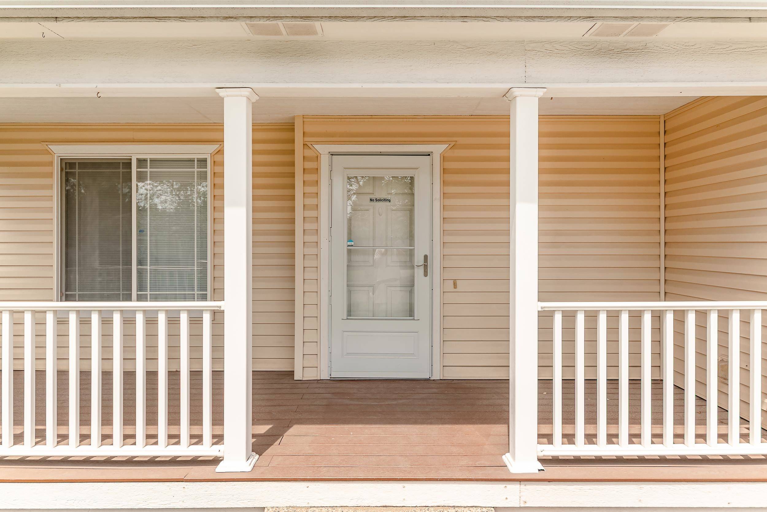 1613 E Beacon Ln, Spokane, WA 99217-8748