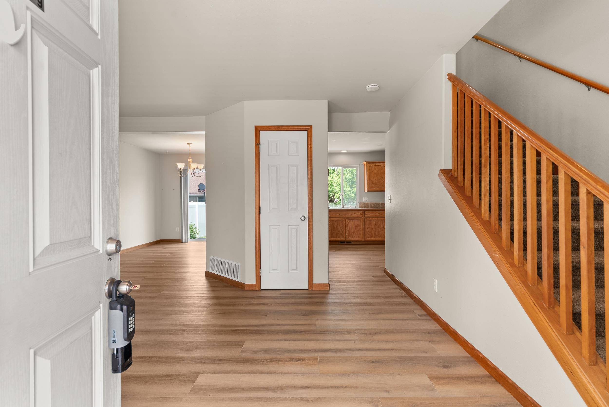 1613 E Beacon Ln, Spokane, WA 99217-8748