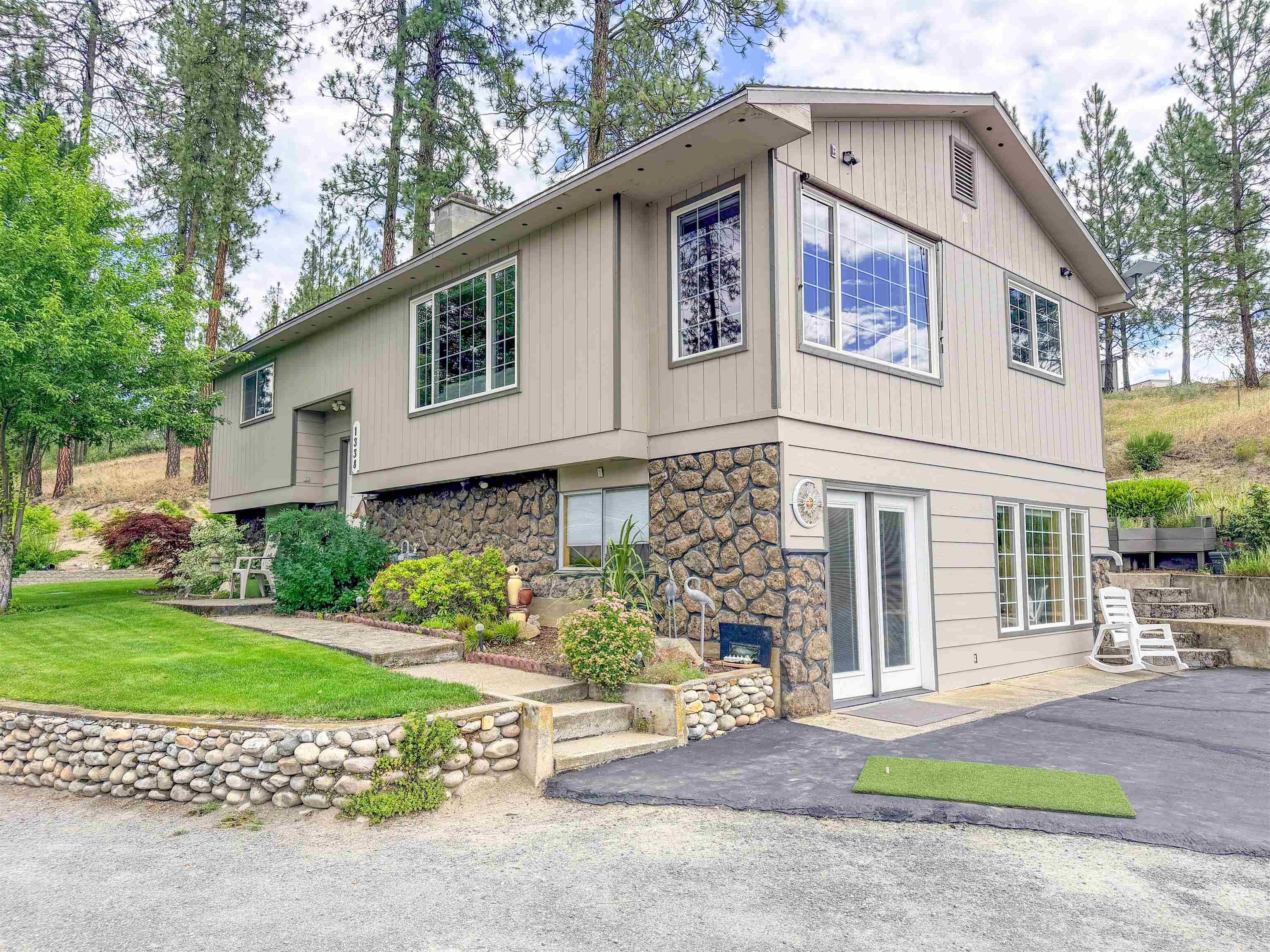 1338 W Old Kettle Rd, Kettle Falls, WA 99141