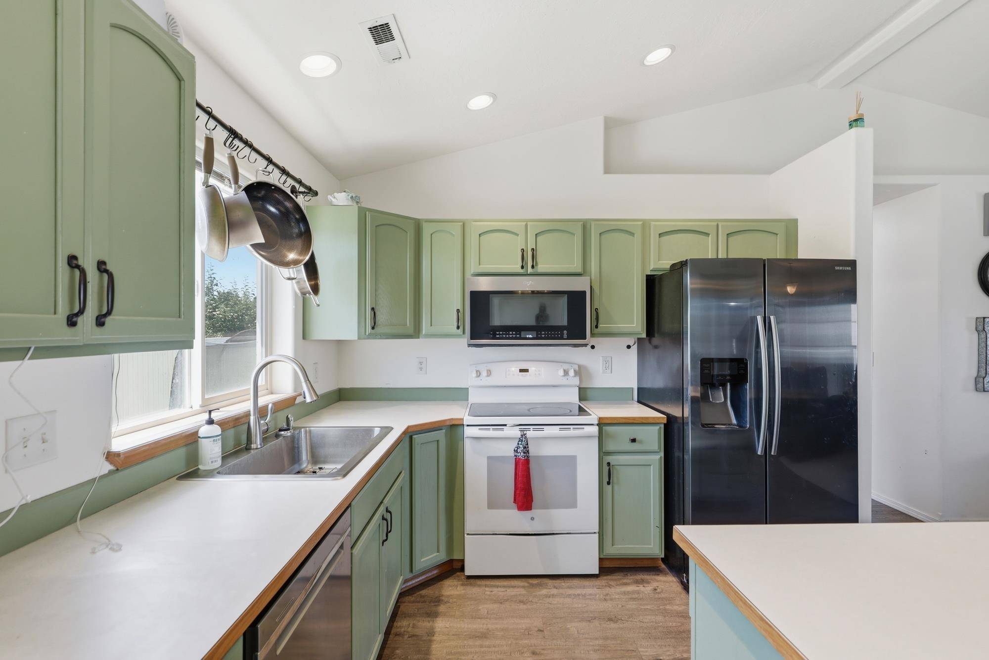 514 E Norma Lee Ave, Medical Lake, WA 99022
