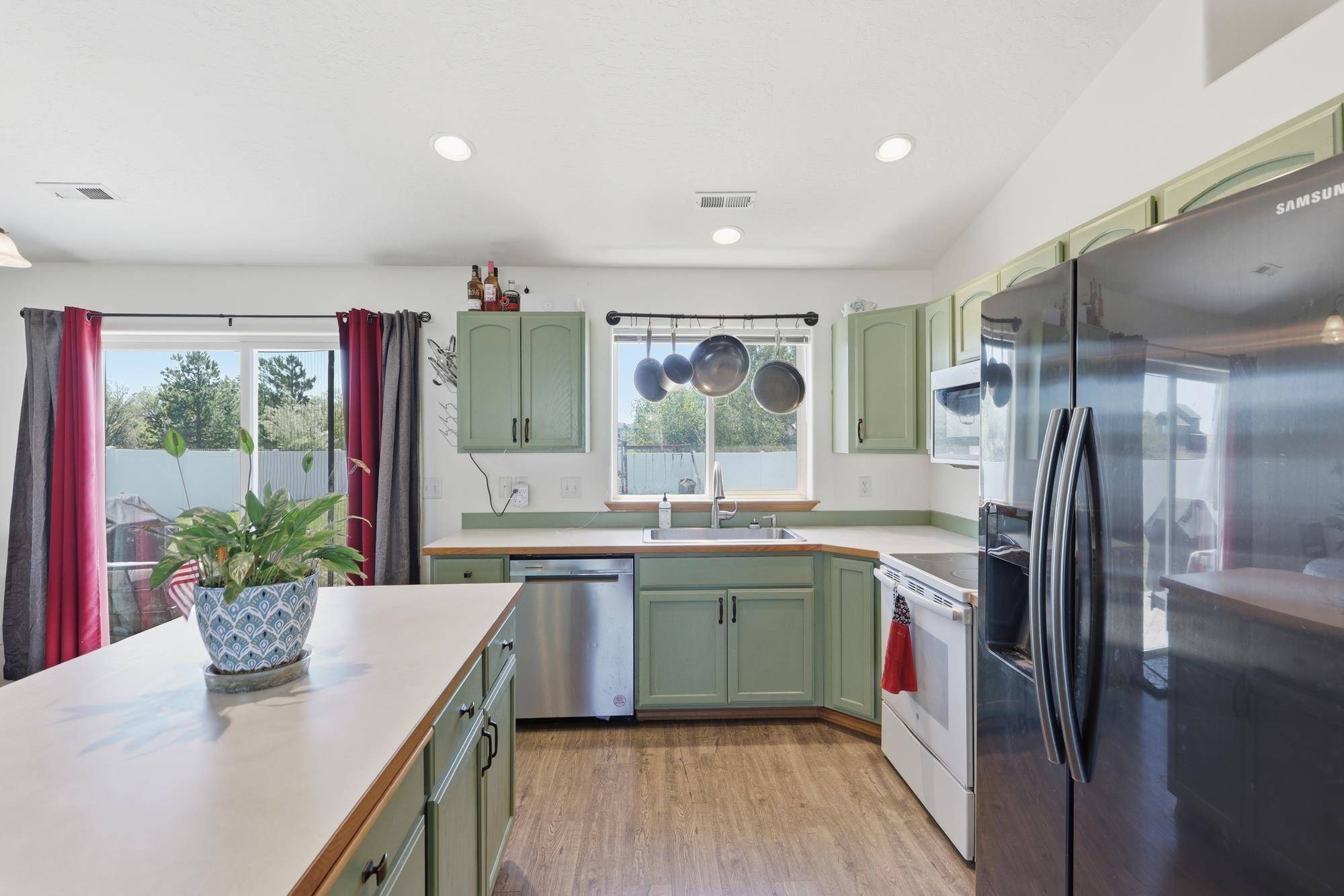 514 E Norma Lee Ave, Medical Lake, WA 99022