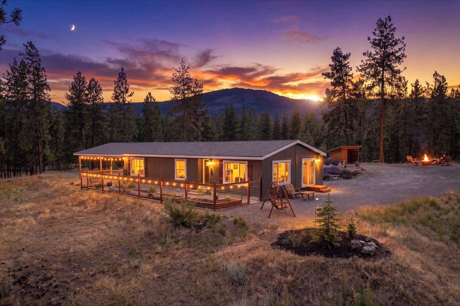 30 Sunrise Ln, Kettle Falls, WA 99141