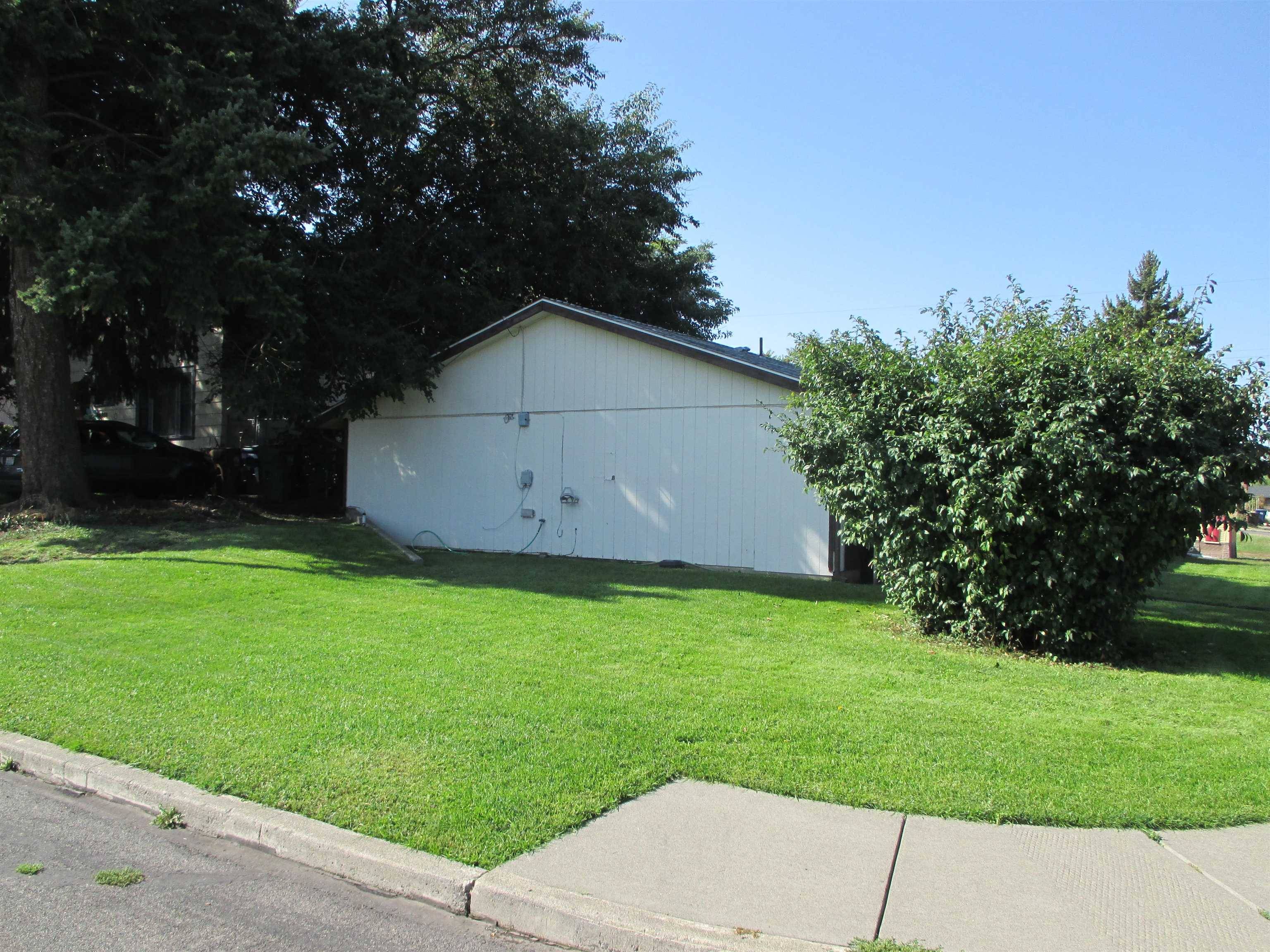 1902 E Everett Ave, Spokane, WA 99207-4404