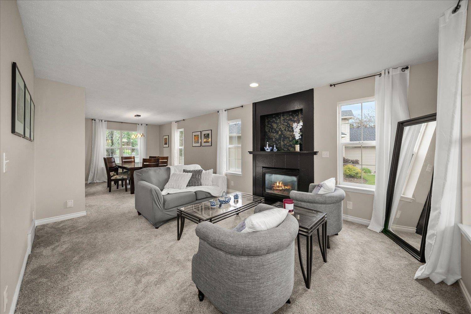 17201 E Galaxy Ln, Greenacres, WA 99016