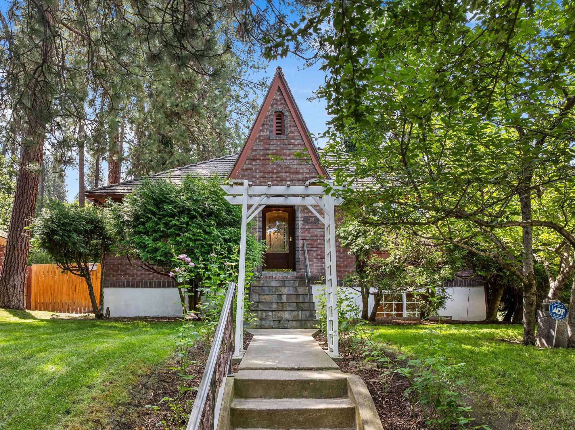 1204 E 18th Ave, Spokane, WA 99203
