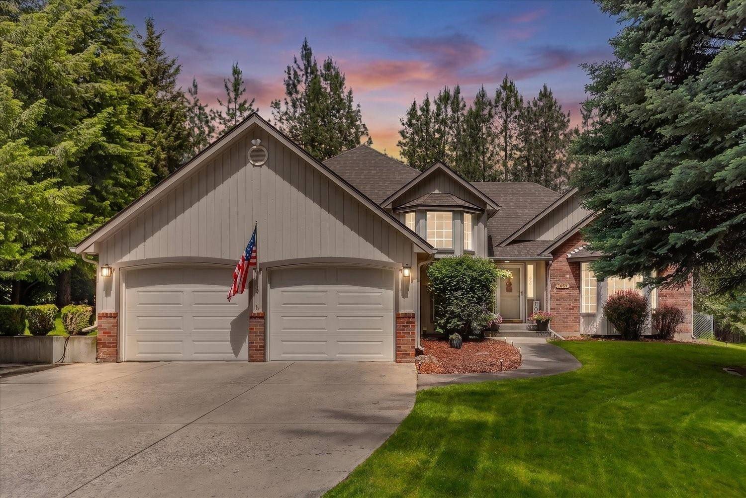 9412 N Oakland Ct, Newman Lake, WA 99025