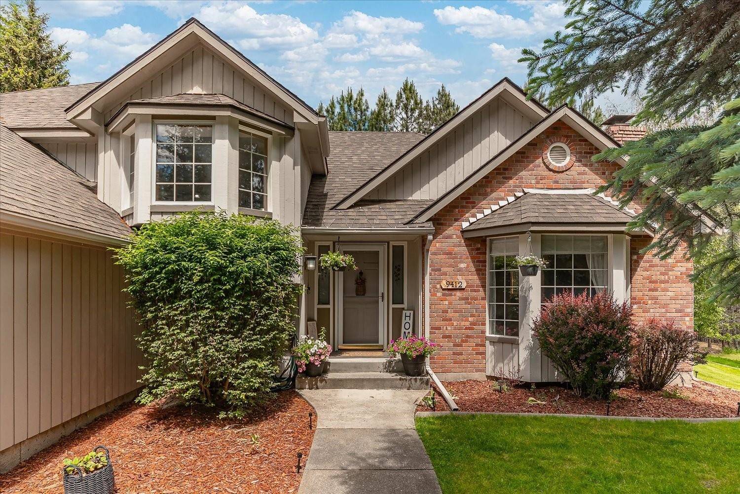 9412 N Oakland Ct, Newman Lake, WA 99025