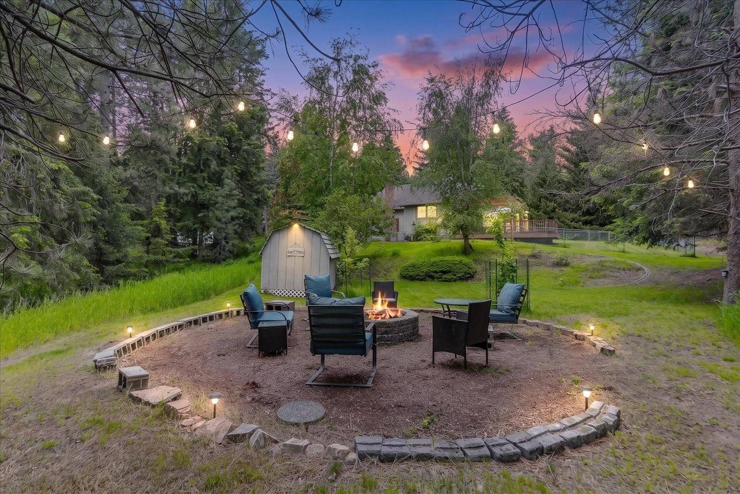 9412 N Oakland Ct, Newman Lake, WA 99025