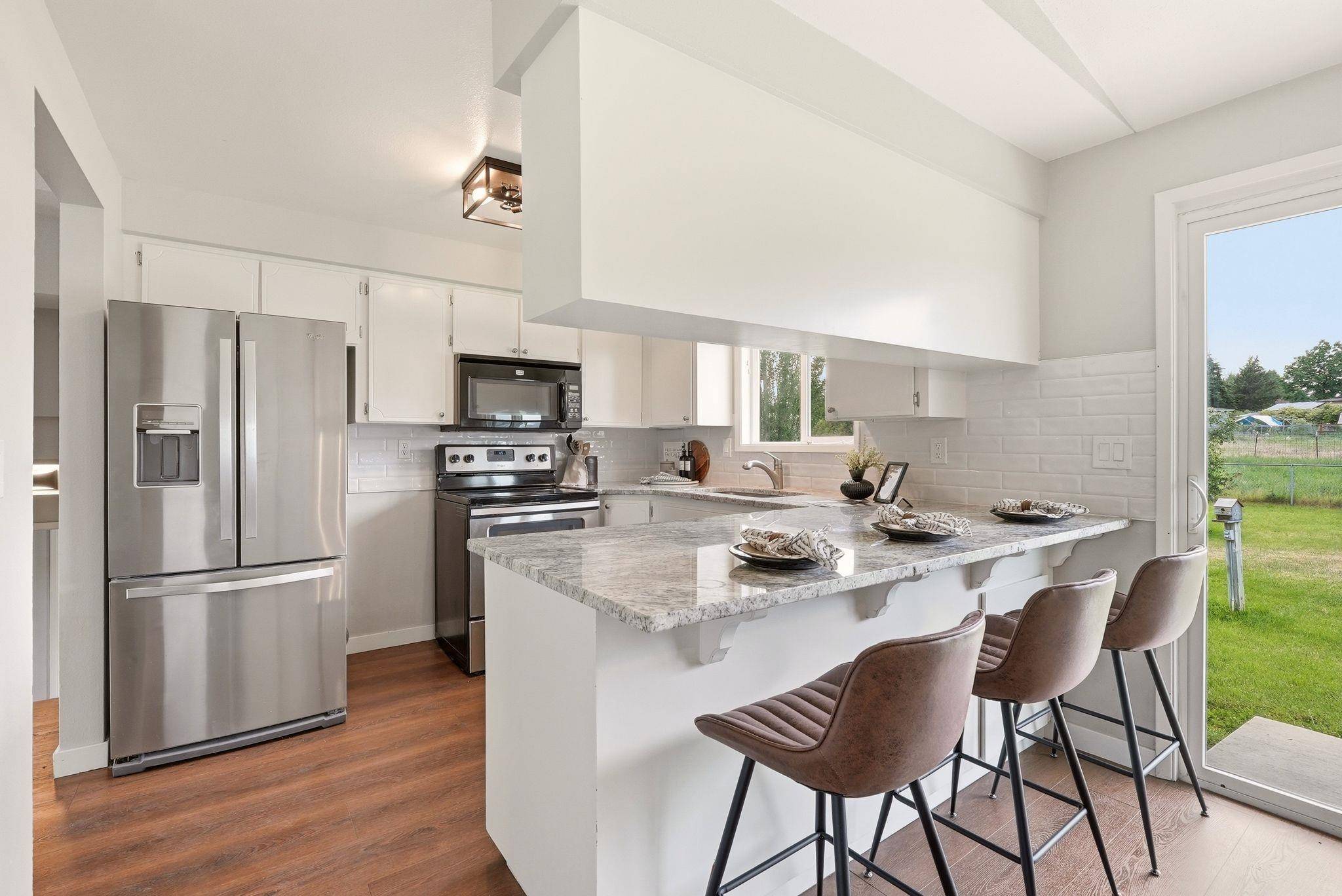 414 S Henry Rd, Greenacres, WA 99016