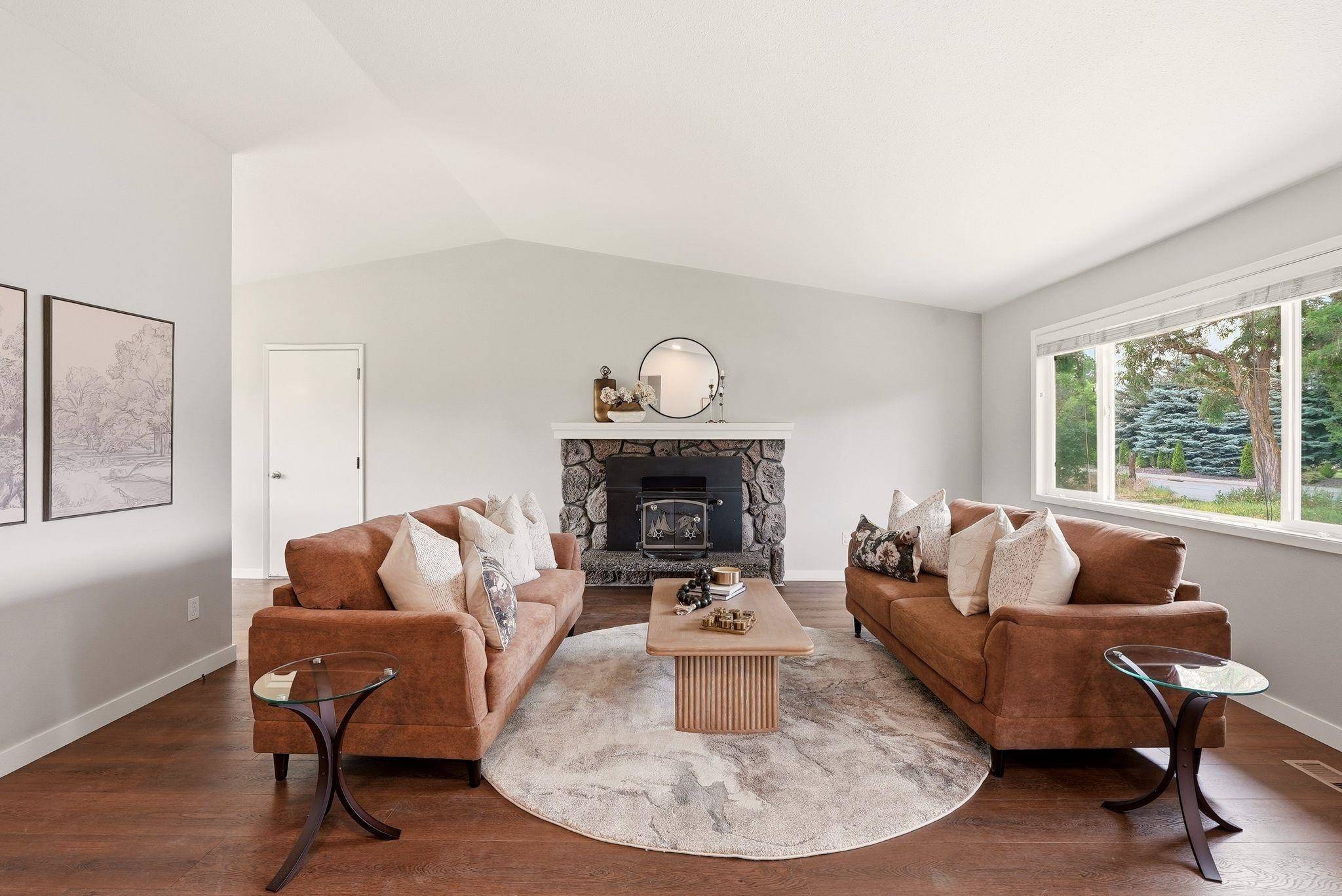 414 S Henry Rd, Greenacres, WA 99016