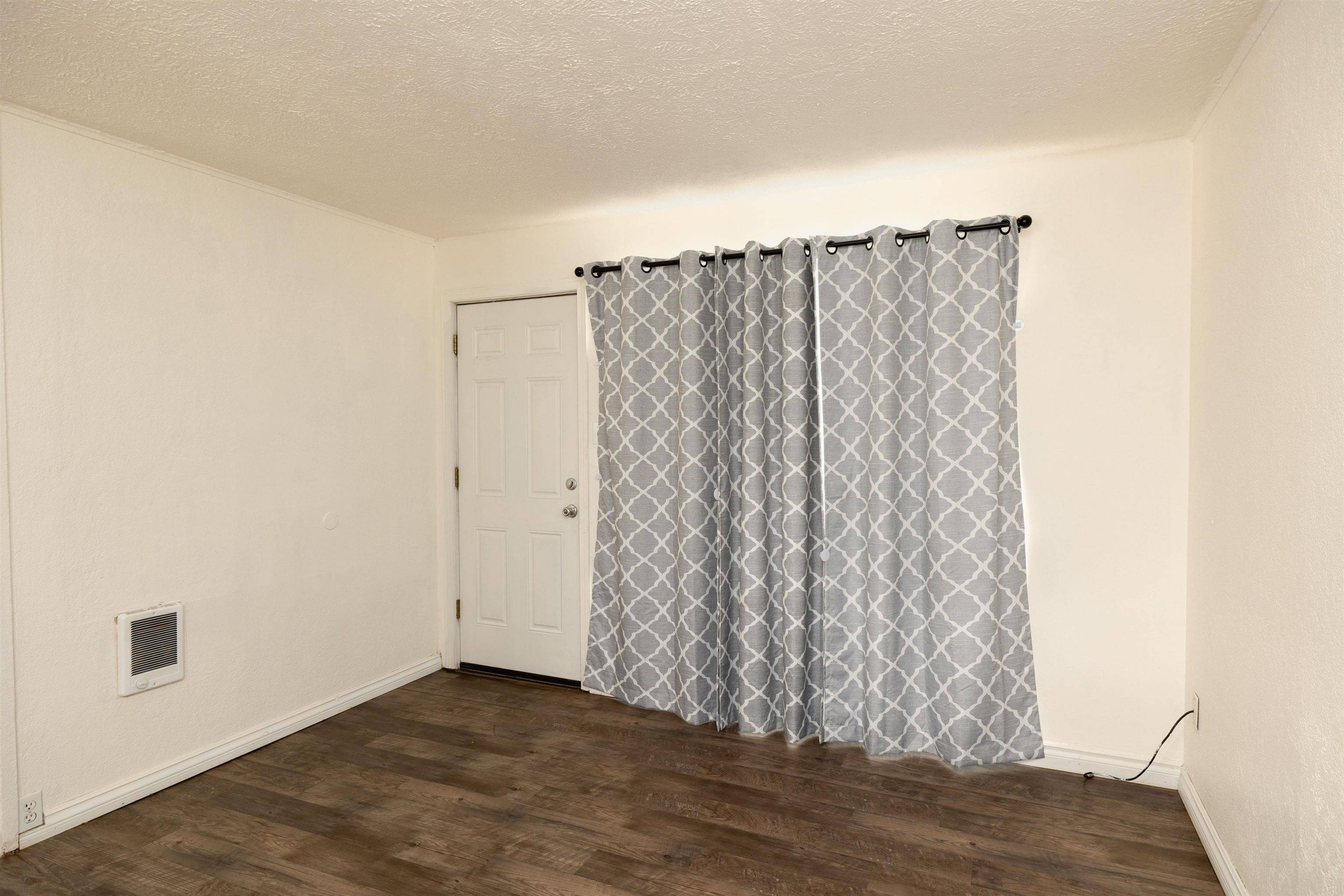 8908-8912 E Main Ave, Spokane, WA 99212