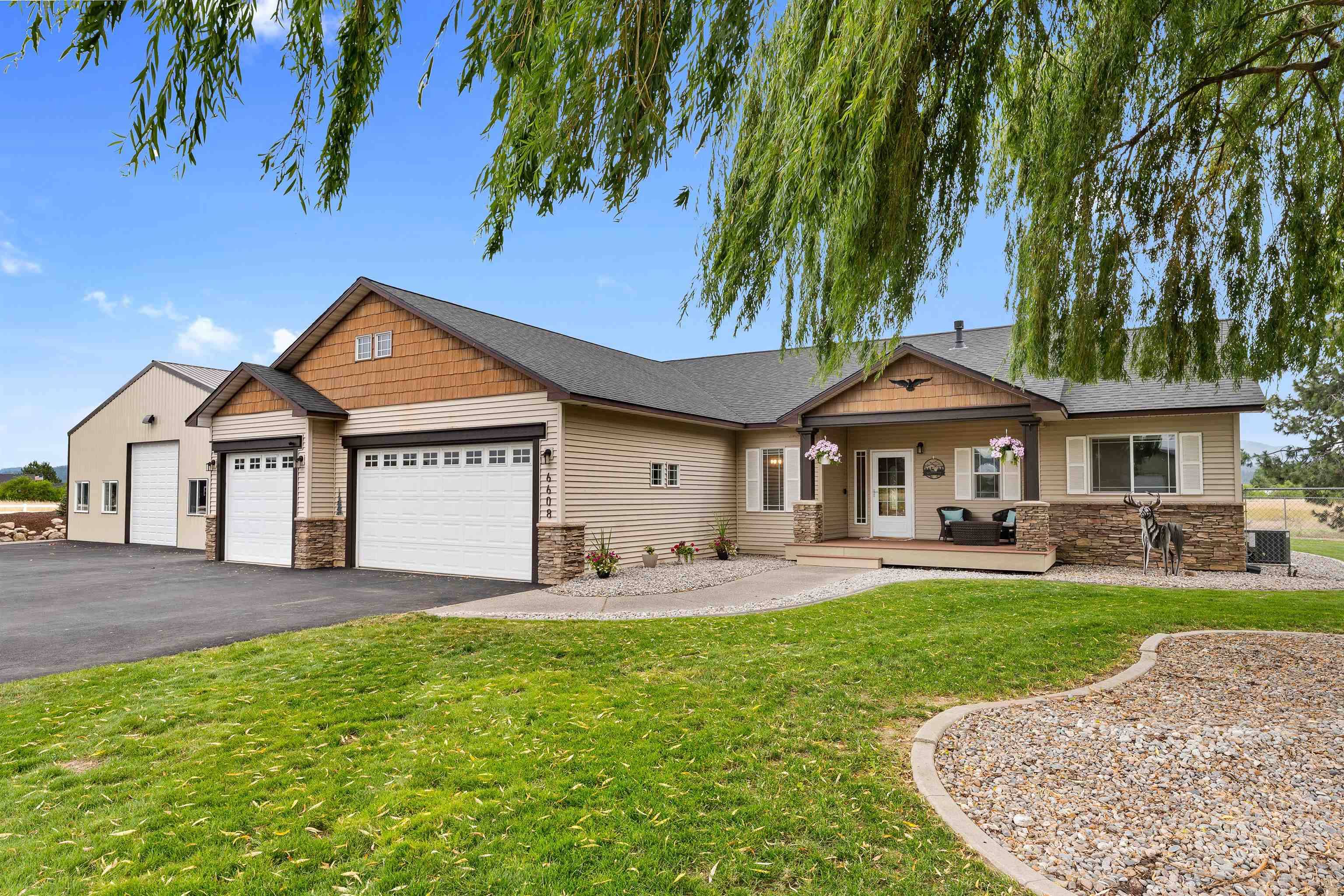6608 N Vincent Ln, Newman Lake, WA 99025