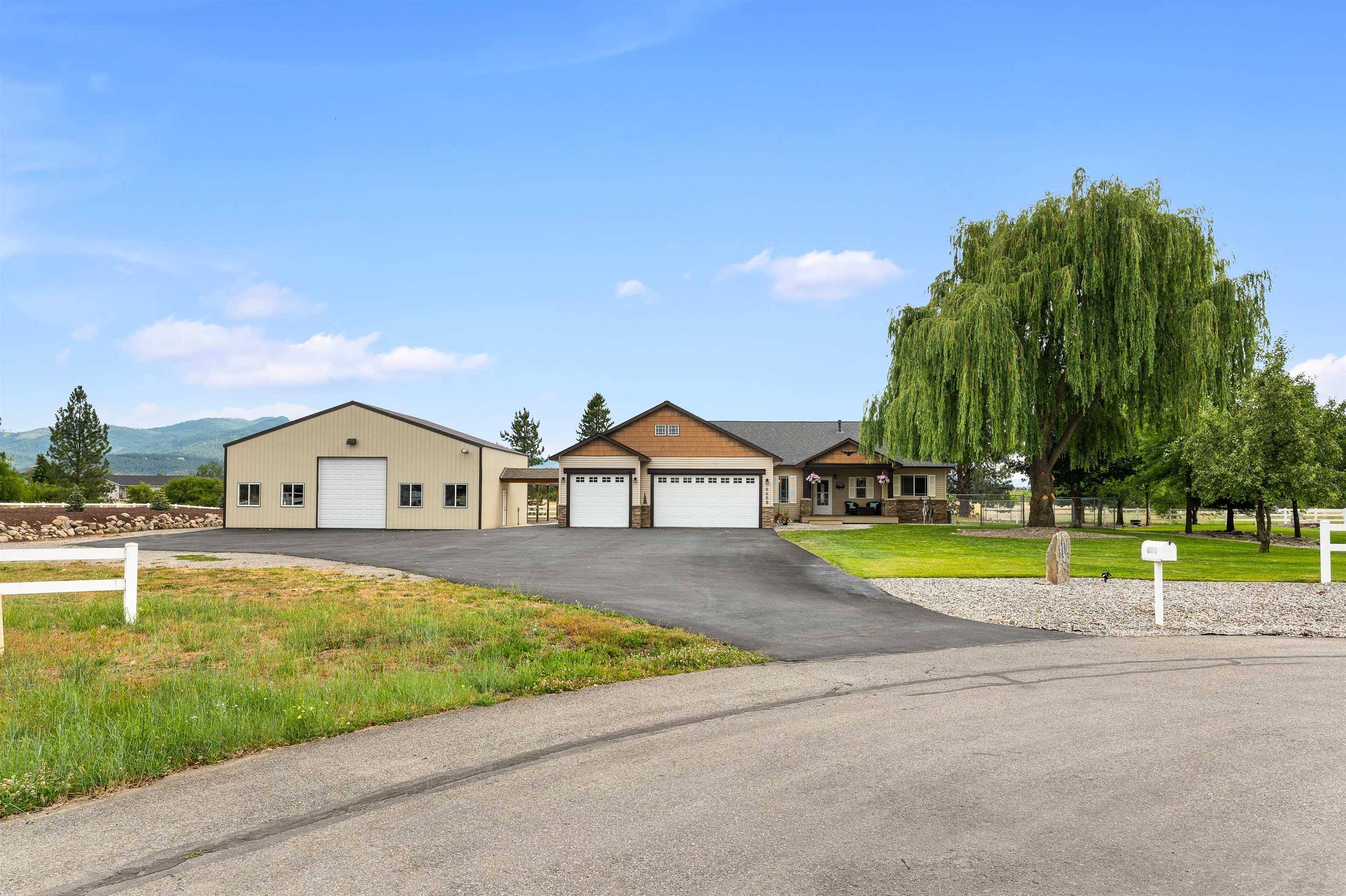 6608 N Vincent Ln, Newman Lake, WA 99025