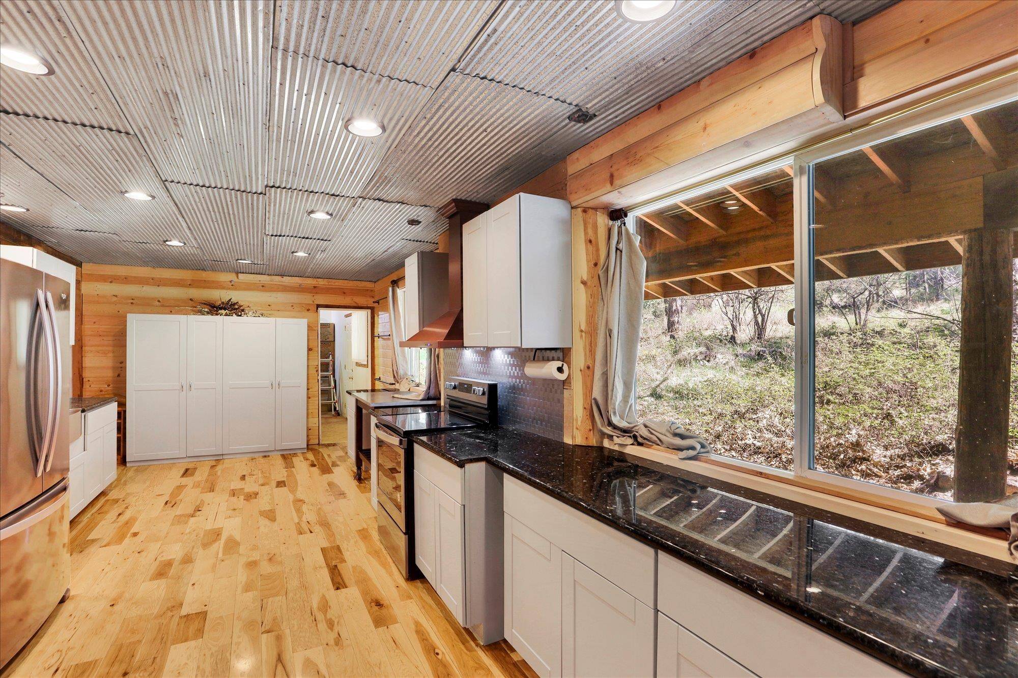 5882 Carey Rd, Tumtum, WA 99034