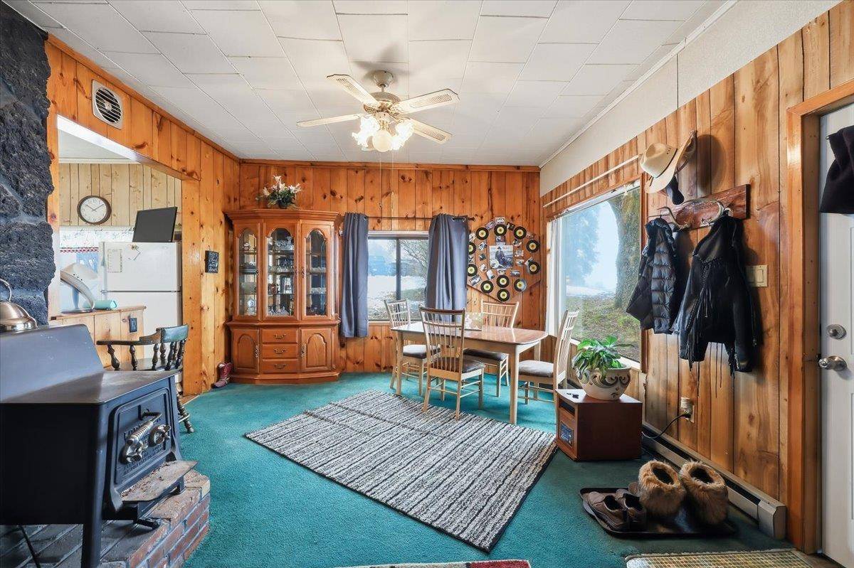 305 River Rd, Usk, WA 99180