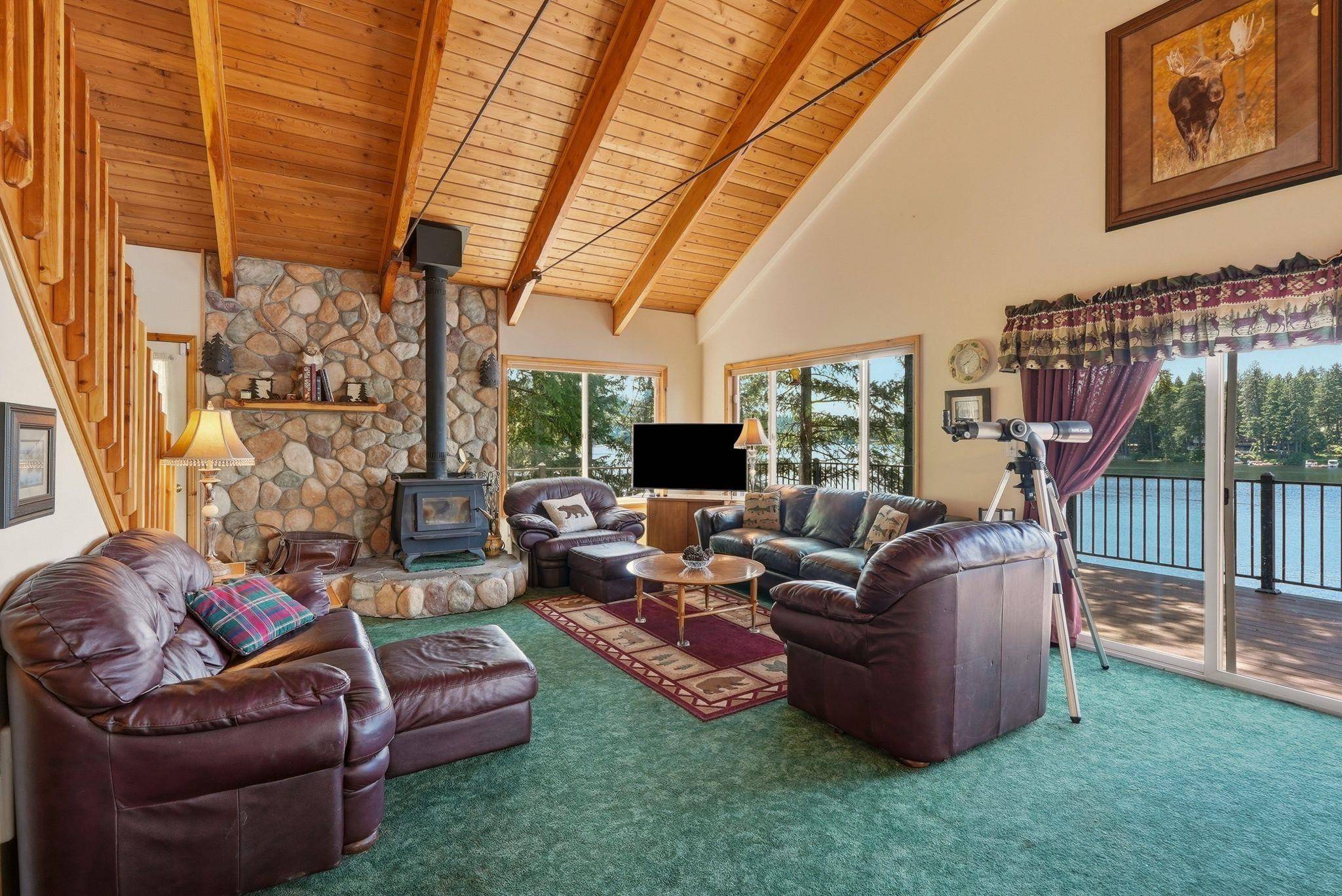 421 Eastshore Rd, Newport, WA 99156