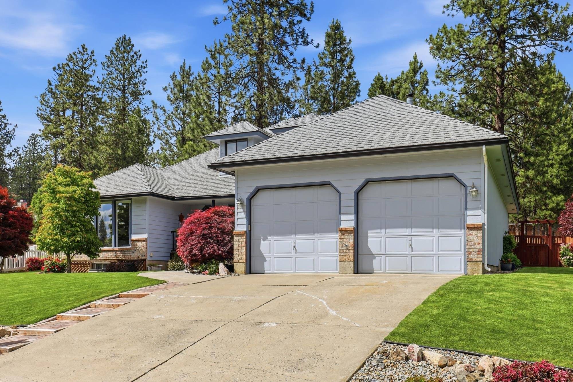 2006 W Wedgewood Ave, Spokane, WA 99208