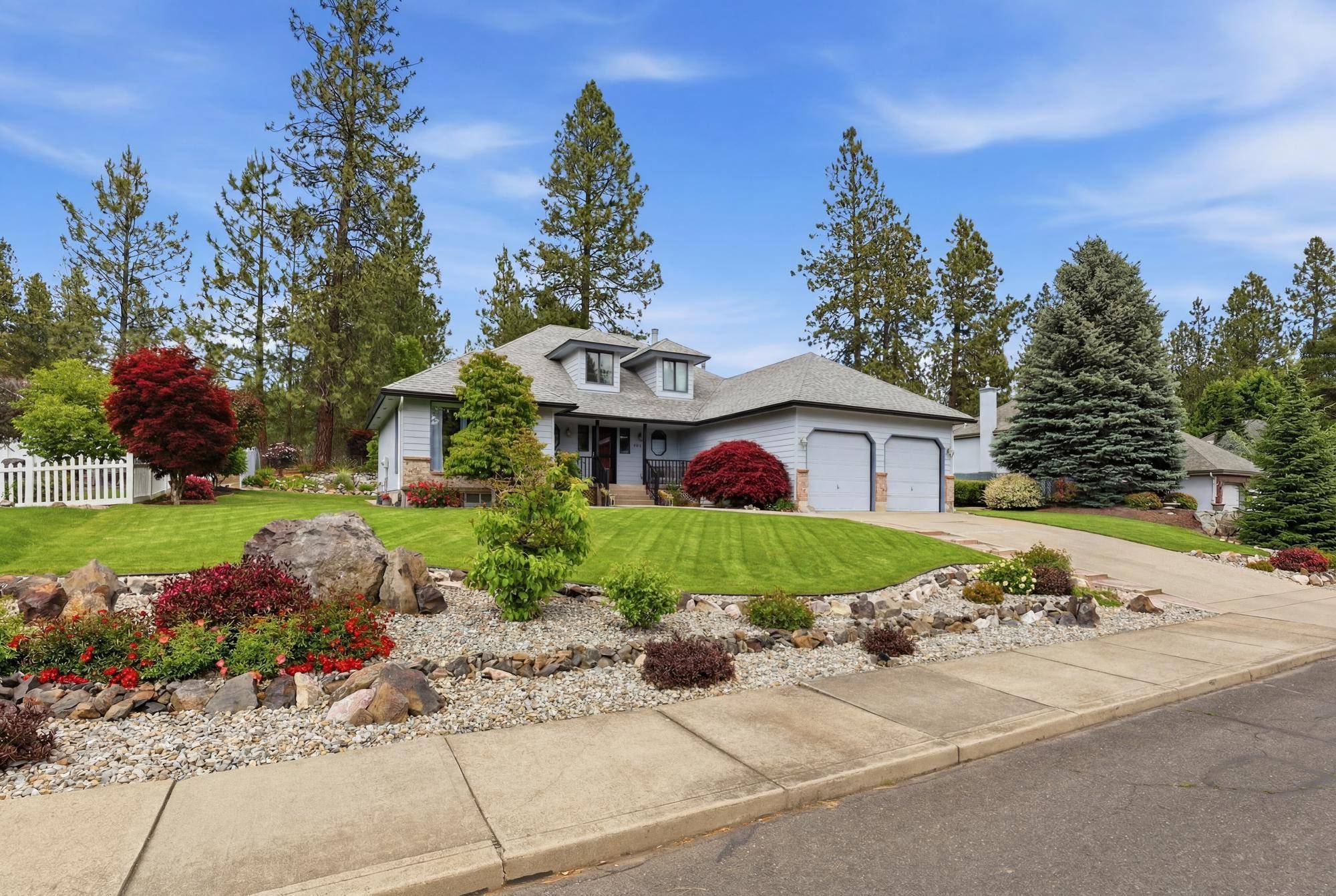 2006 W Wedgewood Ave, Spokane, WA 99208