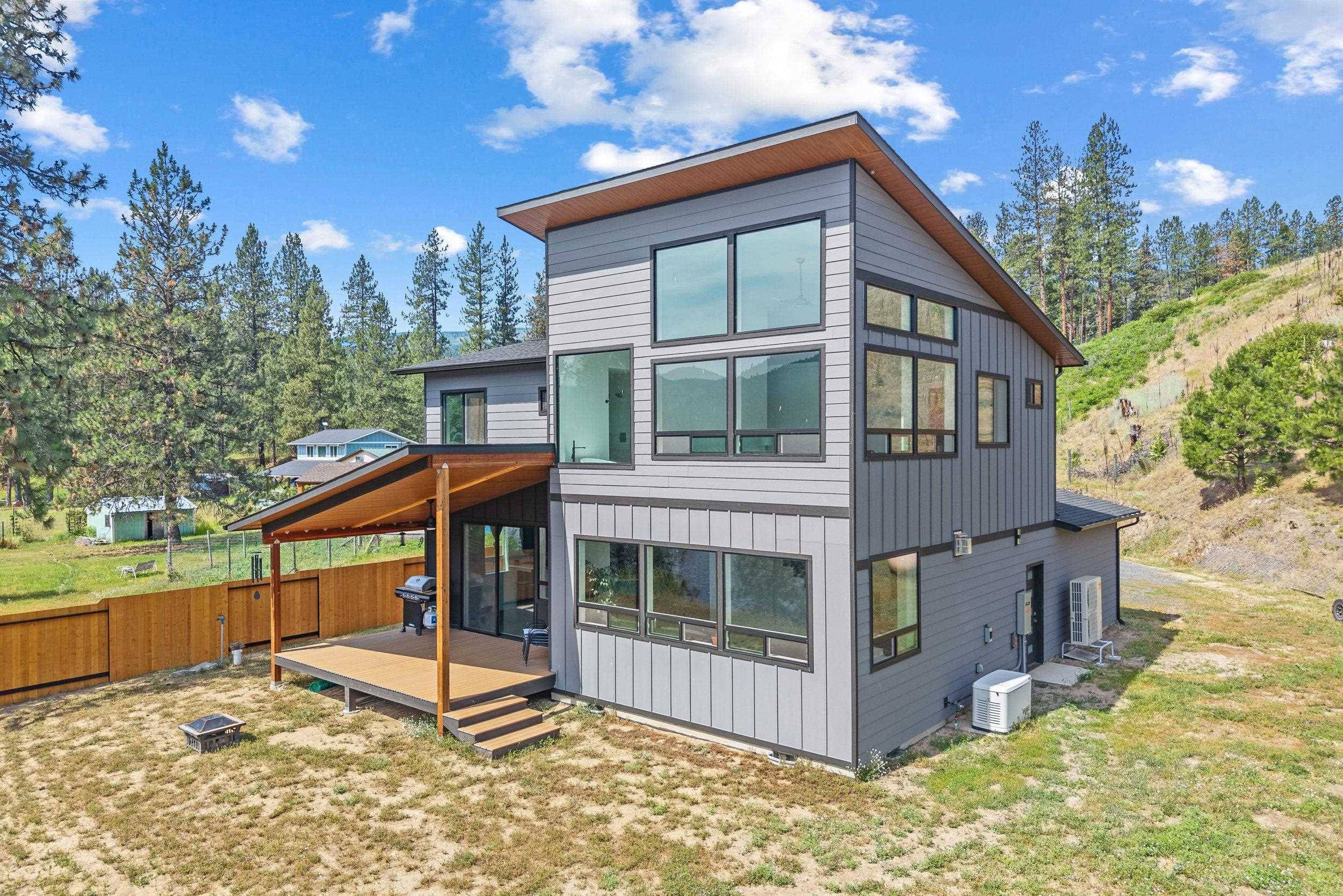18 Little Joes Rd, Kettle Falls, WA 99141-0000