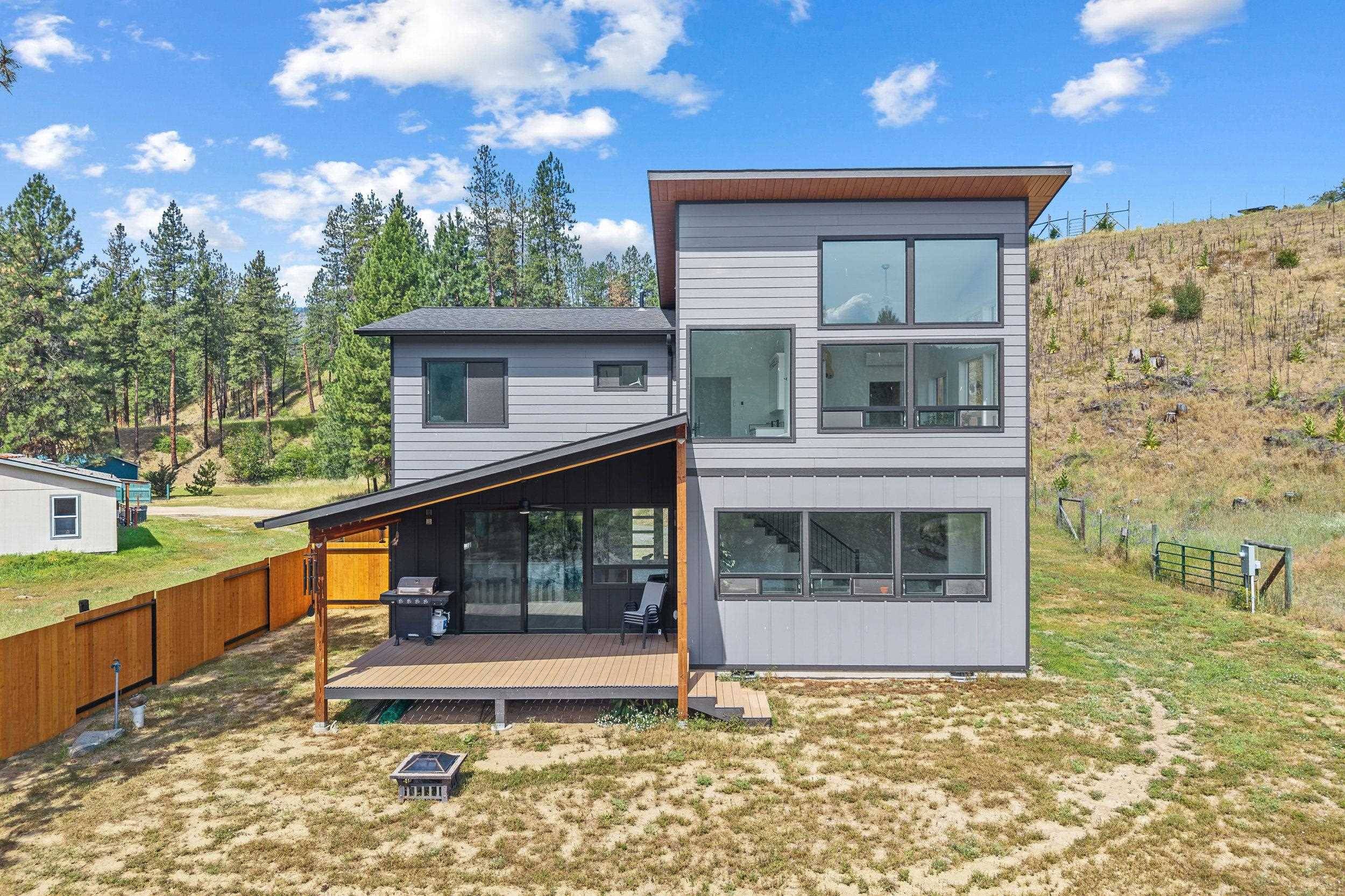 18 Little Joes Rd, Kettle Falls, WA 99141-0000