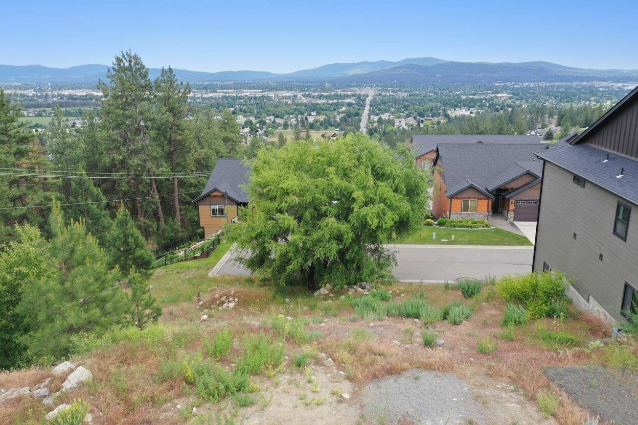 9013/9011 E Sunview Ln Ln, Spokane, WA 99217