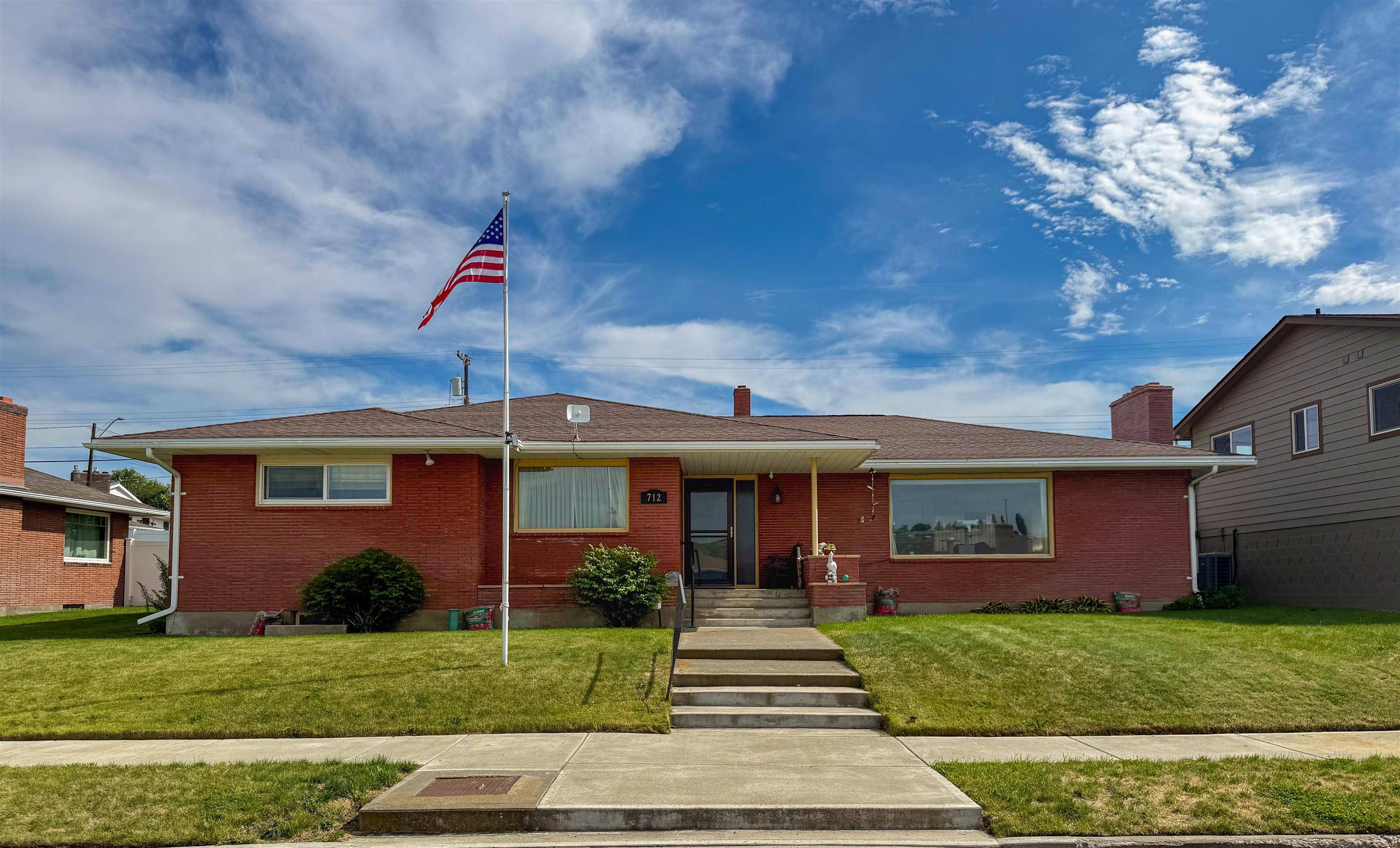 712 E 2nd Ave, Odessa, WA 99159