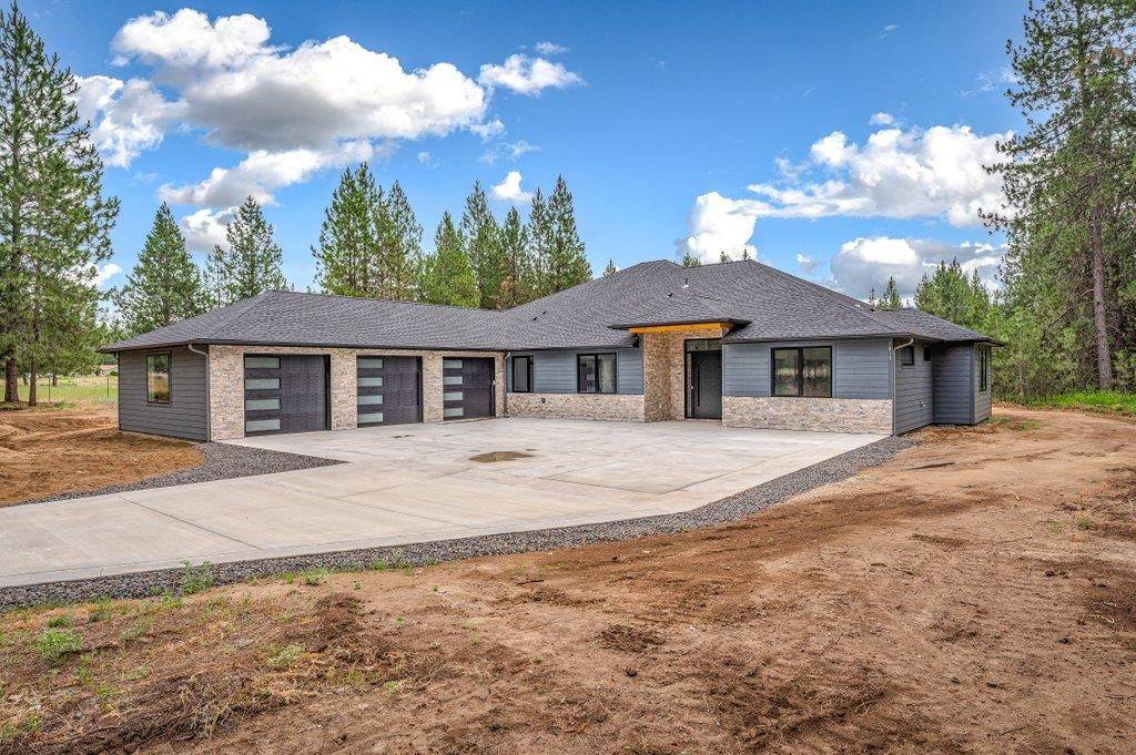 1015 W Montgomery Rd, Deer Park, WA 99006