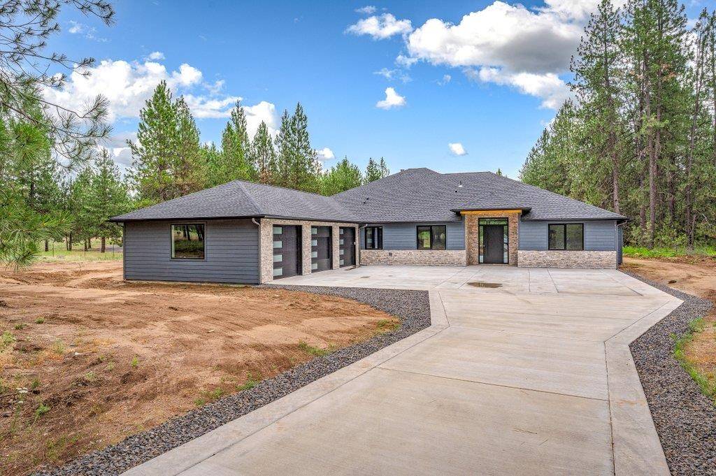 1015 W Montgomery Rd, Deer Park, WA 99006