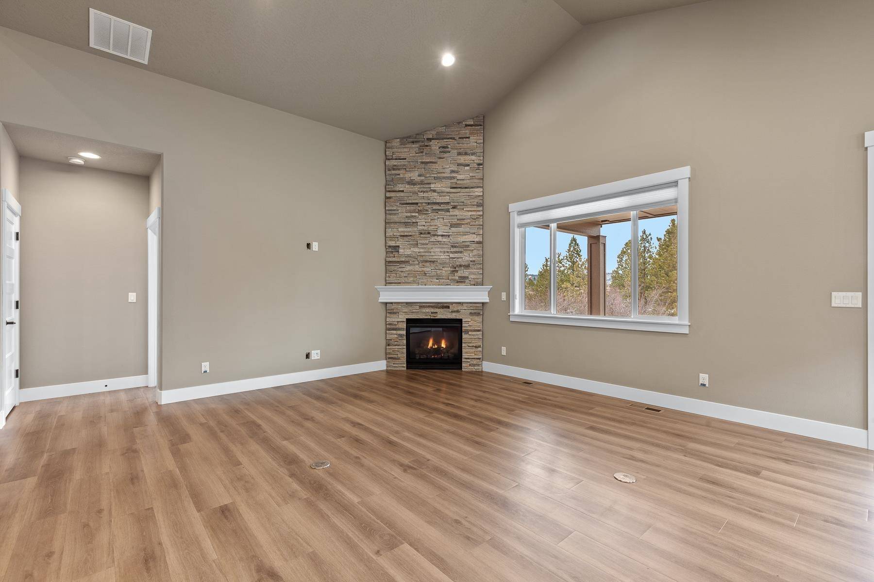 22835 E Edgewater Ln, Liberty Lake, WA 99019