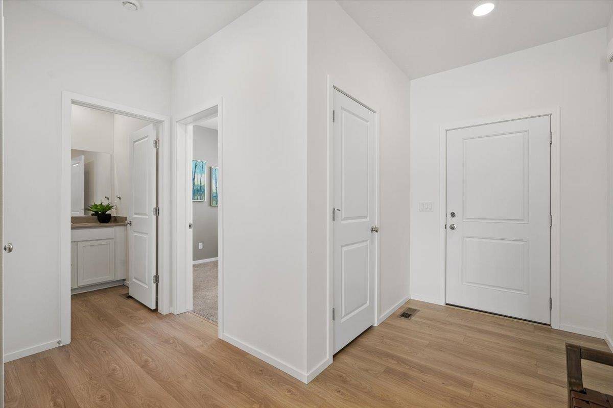 710 E 4th St, Deer Park, WA 99006