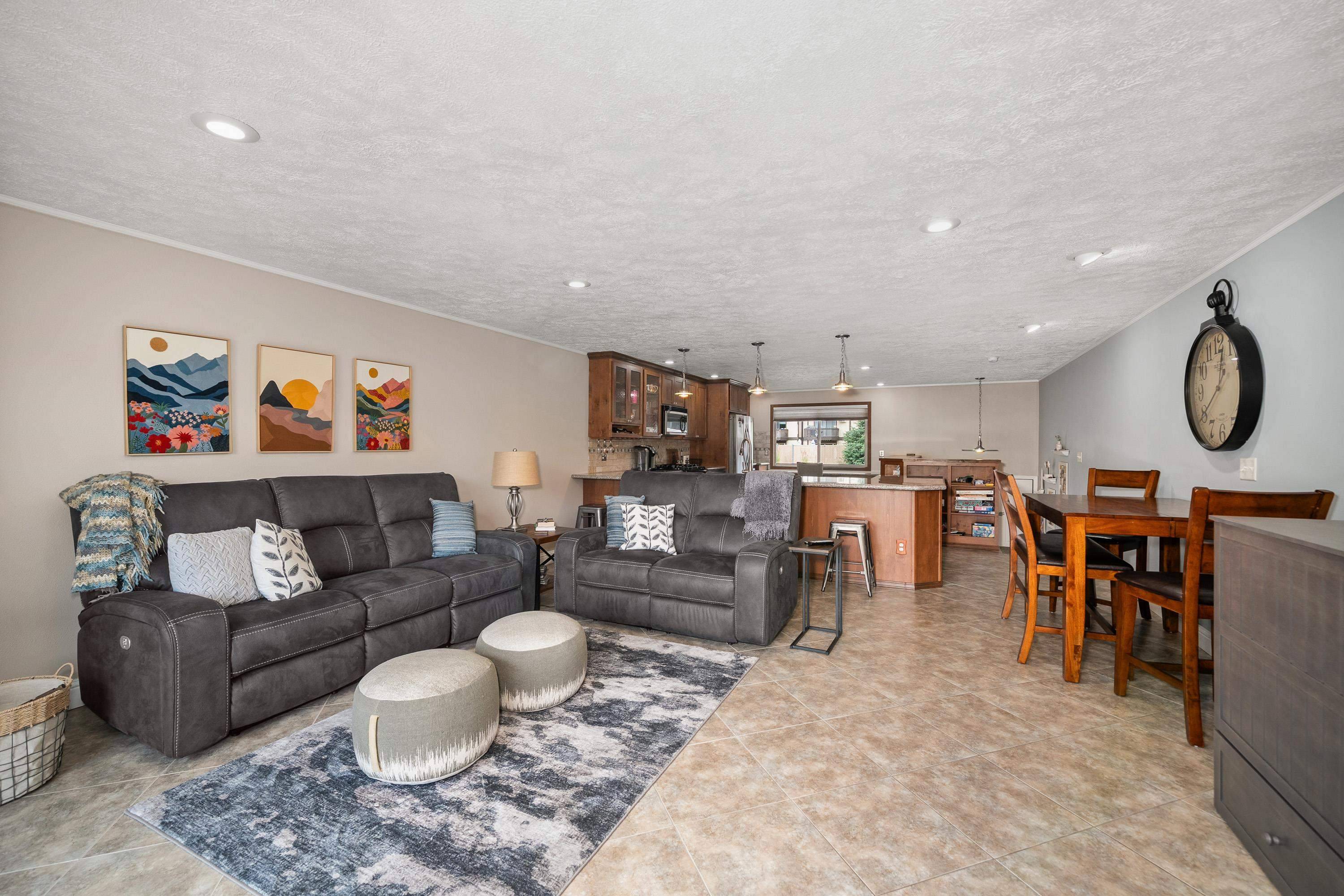 311 S Shoreline Dr #3, Liberty Lake, WA 99019