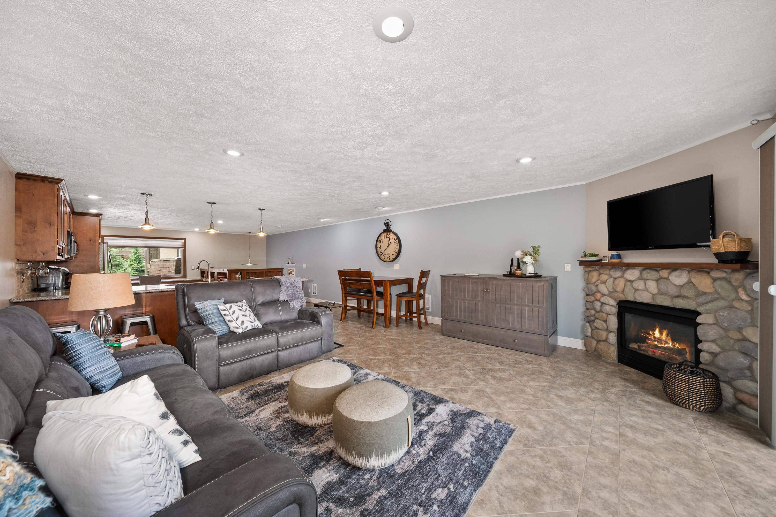 311 S Shoreline Dr #3, Liberty Lake, WA 99019