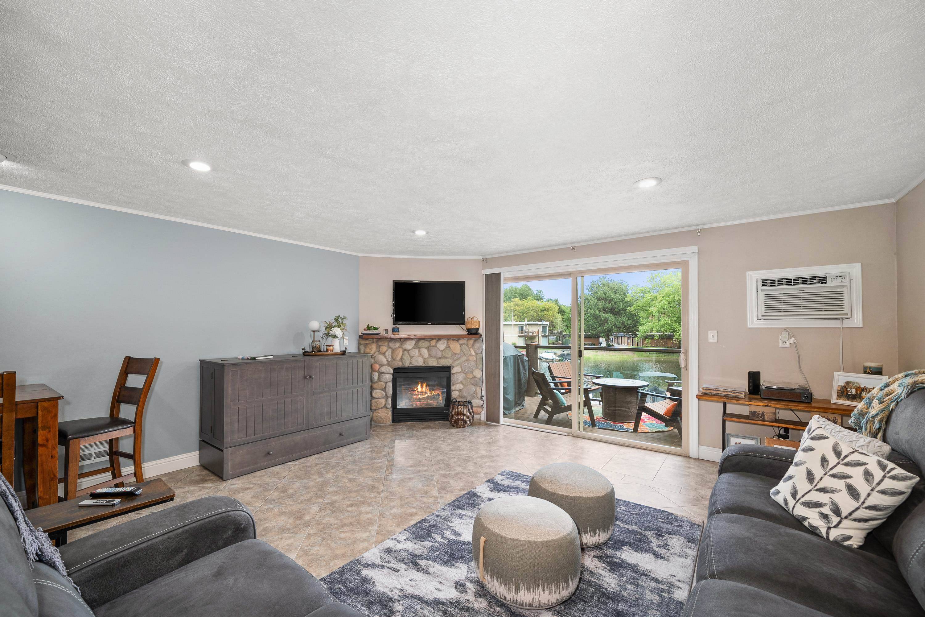 311 S Shoreline Dr #3, Liberty Lake, WA 99019