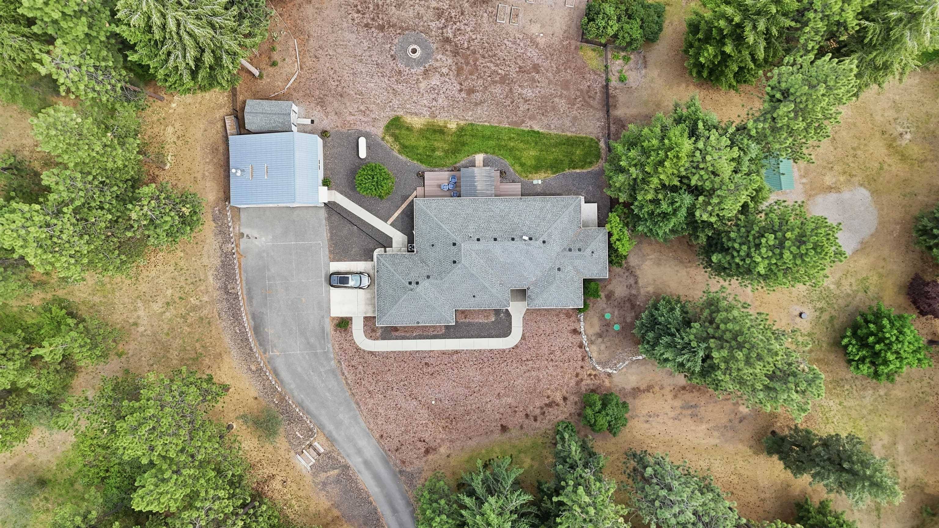 6920 N Harvard Rd, Newman Lake, WA 99025