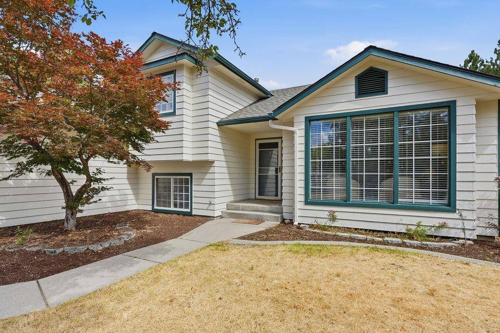 6004 W Wind River Dr, Spokane, WA 99208