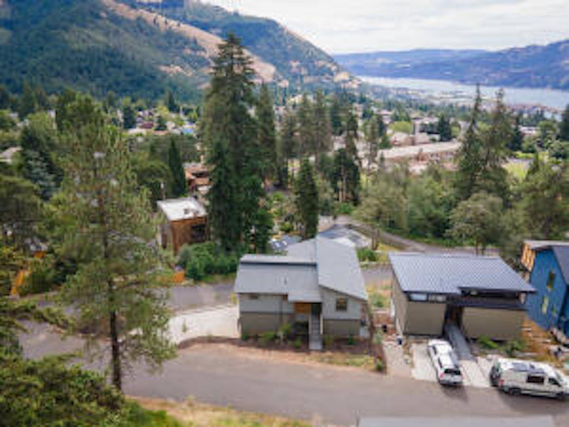215 NW Sophie Ln, White Salmon, WA 98672