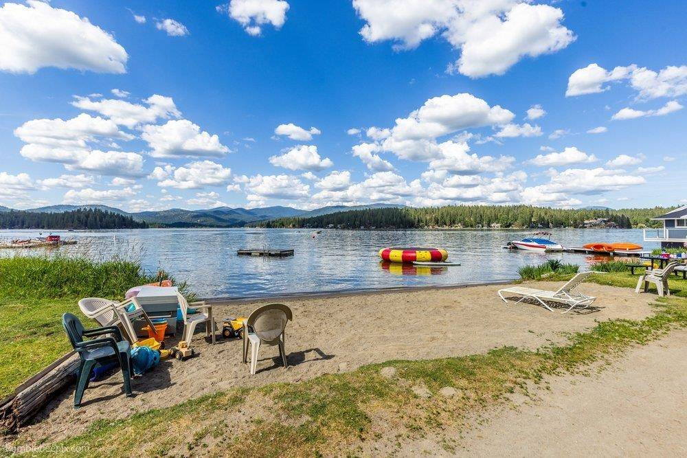 22807 E Park Beach Rd, Newman Lake, WA 99025