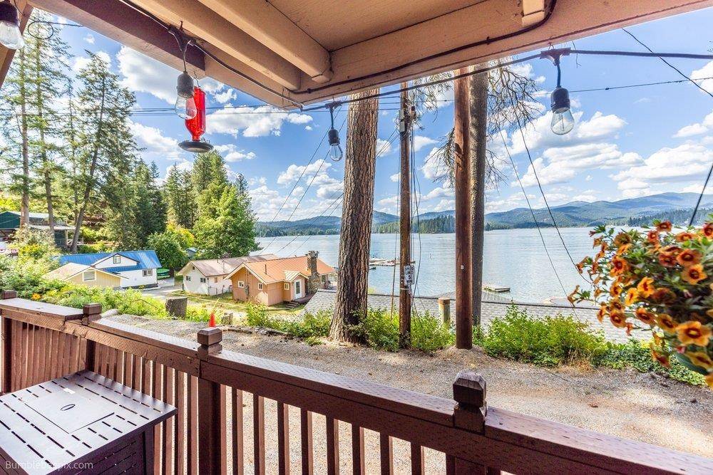 22807 E Park Beach Rd, Newman Lake, WA 99025