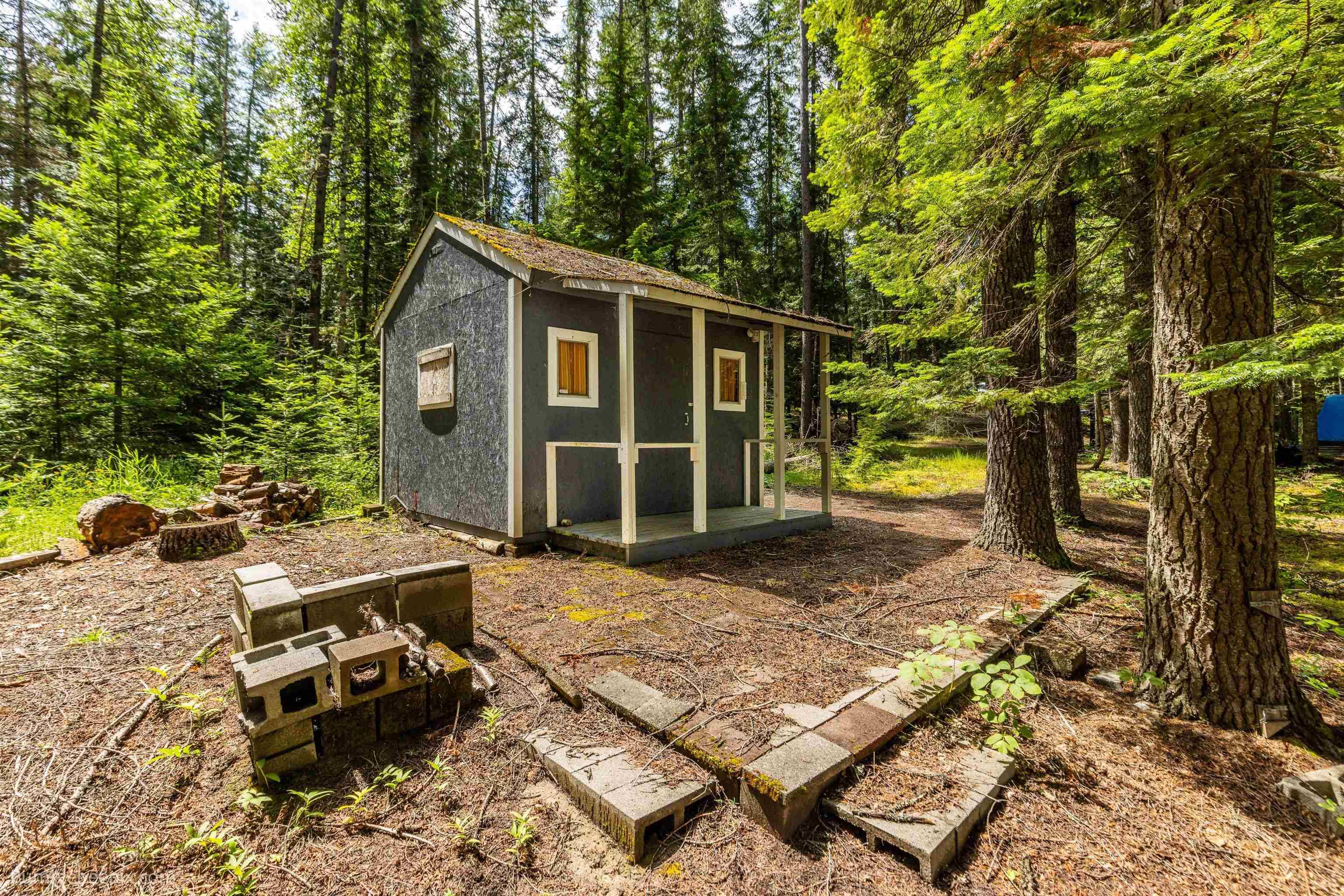 761 Larch Ln, Cusick, WA 99119